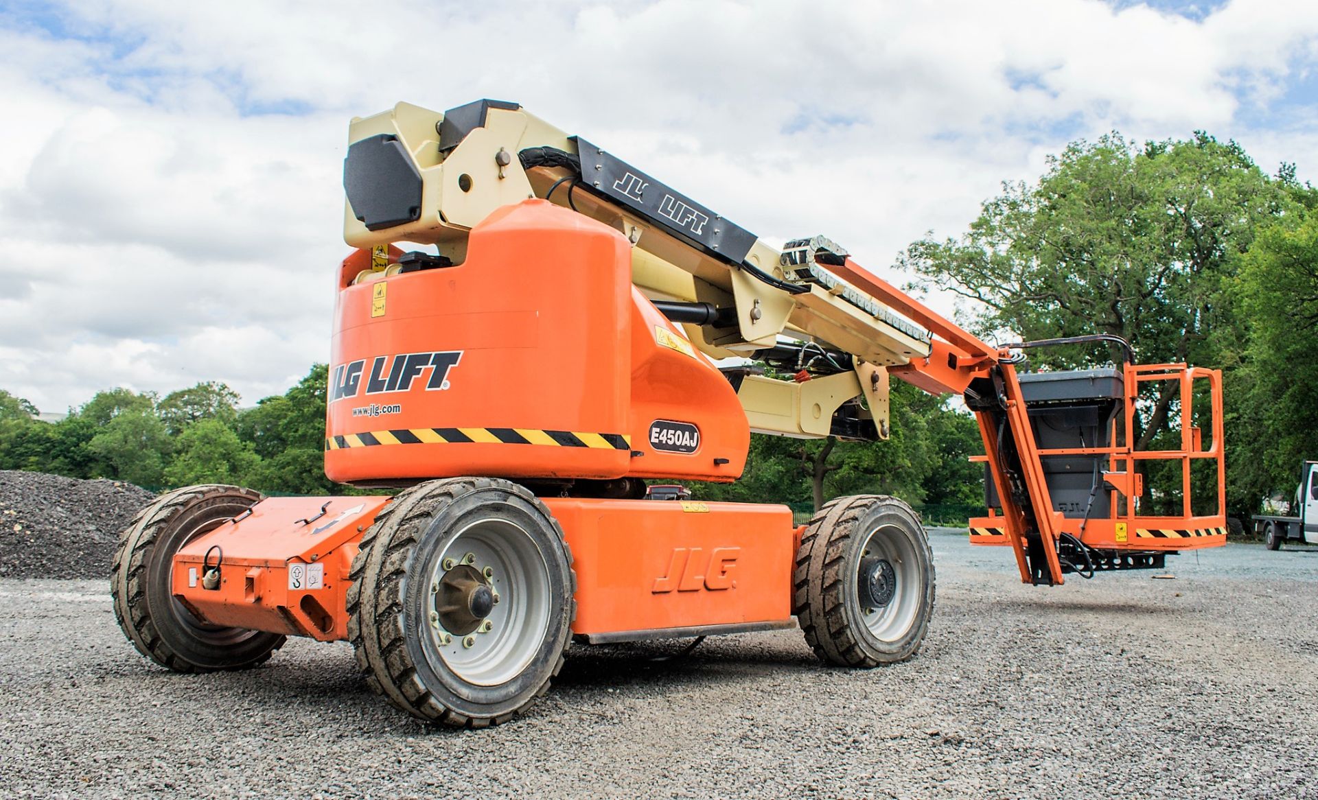 JLG E450AJ battery electric articulated boom access platform Year: 2014 S/N: 189435 Recorded - Bild 3 aus 18