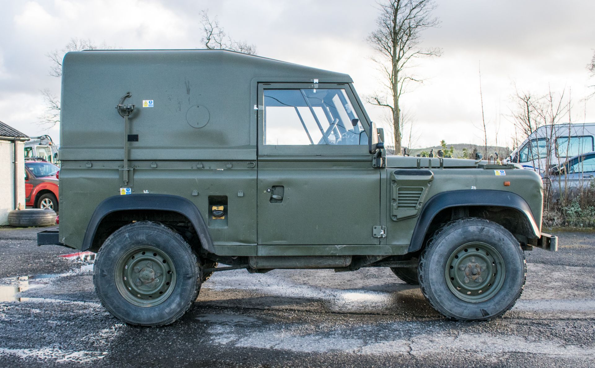 Land Rover Defender 90 Wolf 300 TDI 4wd TUL hard top utility vehicle (EX MOD) Date into Service: - Image 8 of 27