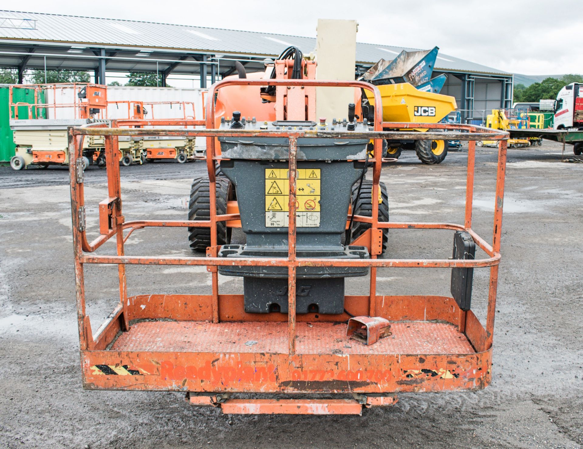 JLG 450AJ 45 ft diesel driven 4WD articulated boom lift Year: 2008 S/N: 5149 Recorded Hours: 2283 - Image 5 of 20