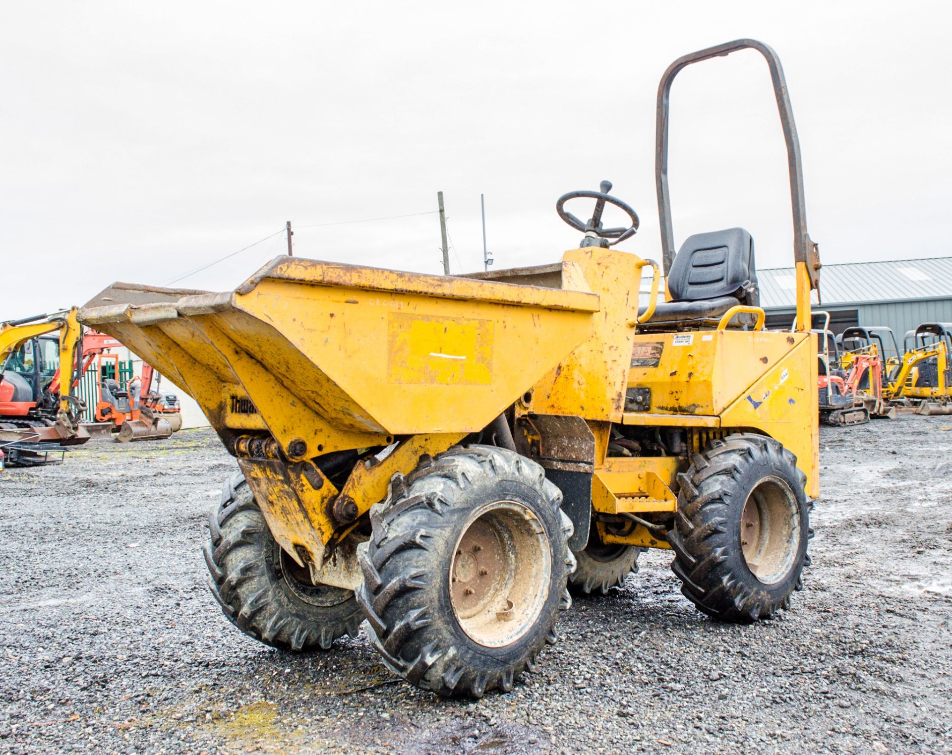 Thwaites 1 tonne hydrostatic dumper Year: 2005 S/N: 503A7990 Recorded Hours: 3044 220E0011