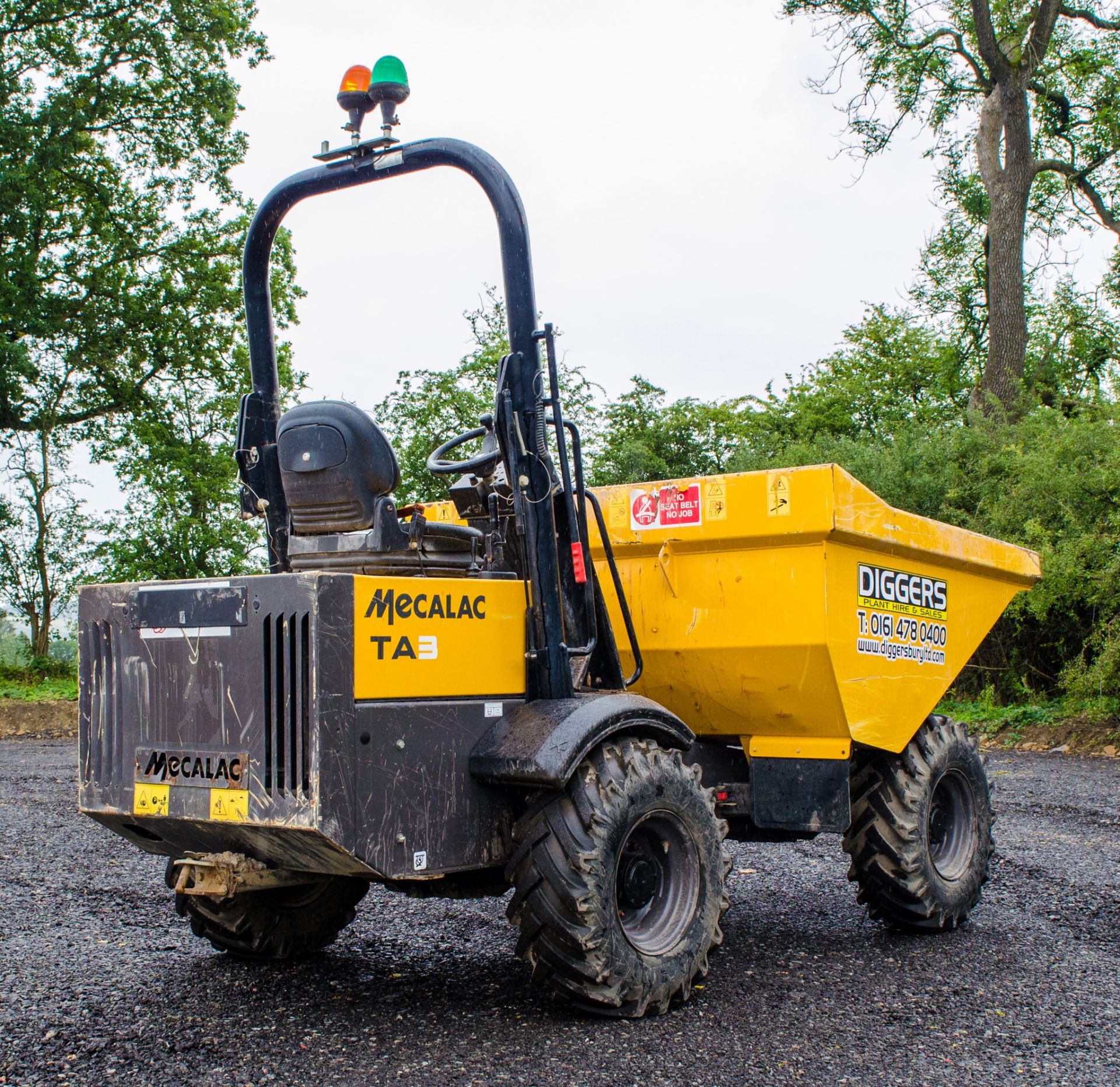 Mecalac TA3 3 tonne straight skip dumper Year: 2018 S/N: EJ2PA4267 Recorded Hours: 577 - Image 3 of 18