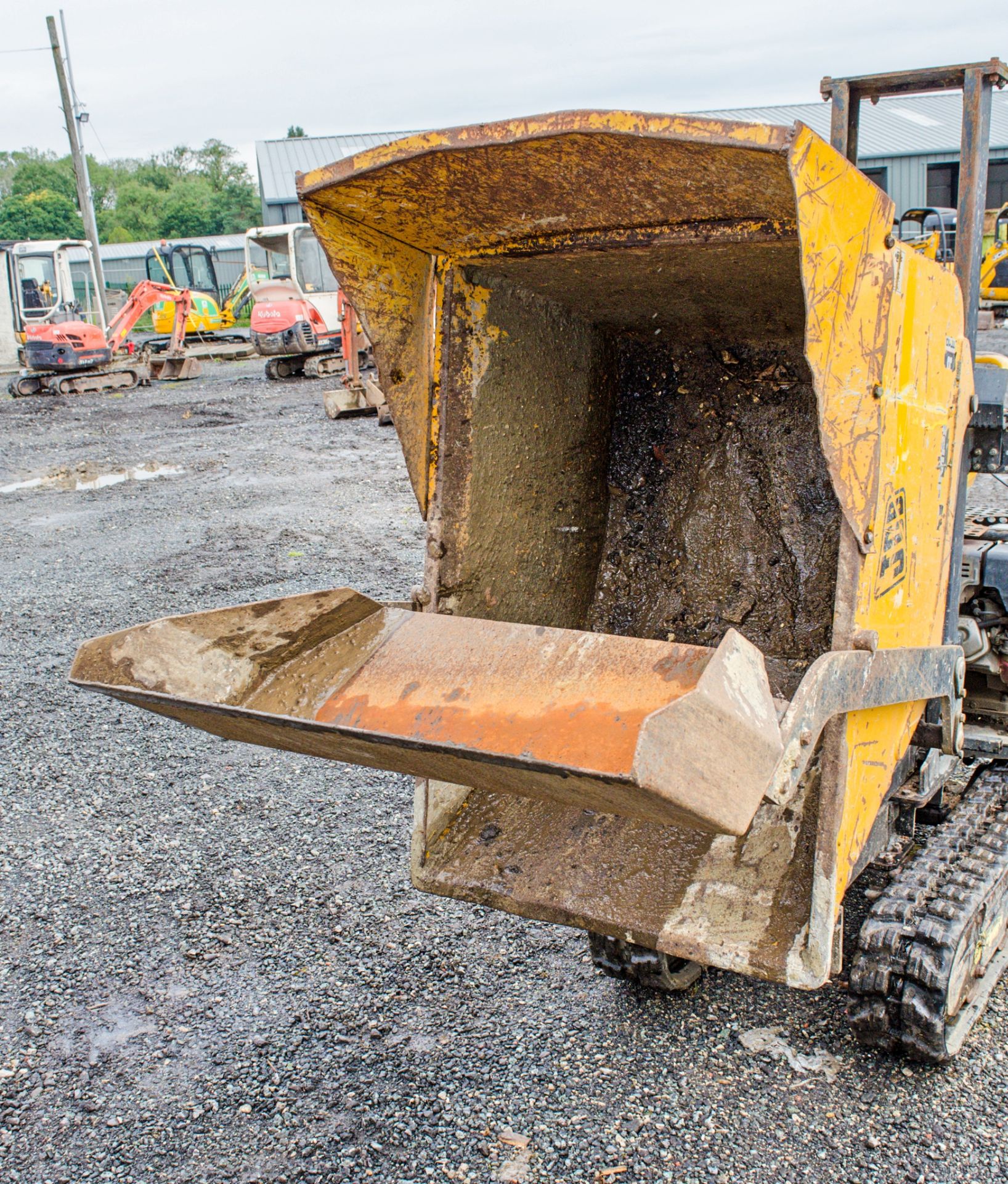 JCB Dumpster TD10 self loading petrol driven walk behind tracked dumper DMS15 - Image 12 of 15