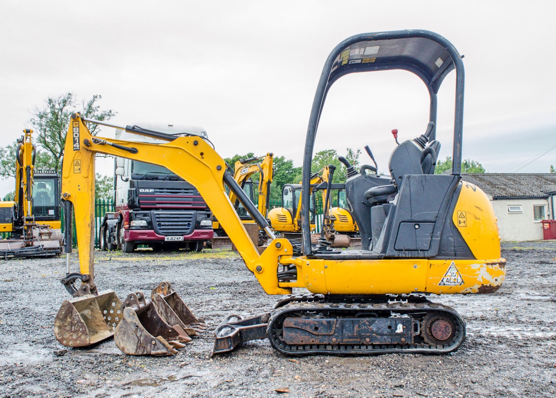 JCB 8014 CTS 1.5 tonne rubber tracked mini excavator Year: 2014 S/N: 2070494 Recorded Hours: 1025 - Image 7 of 20