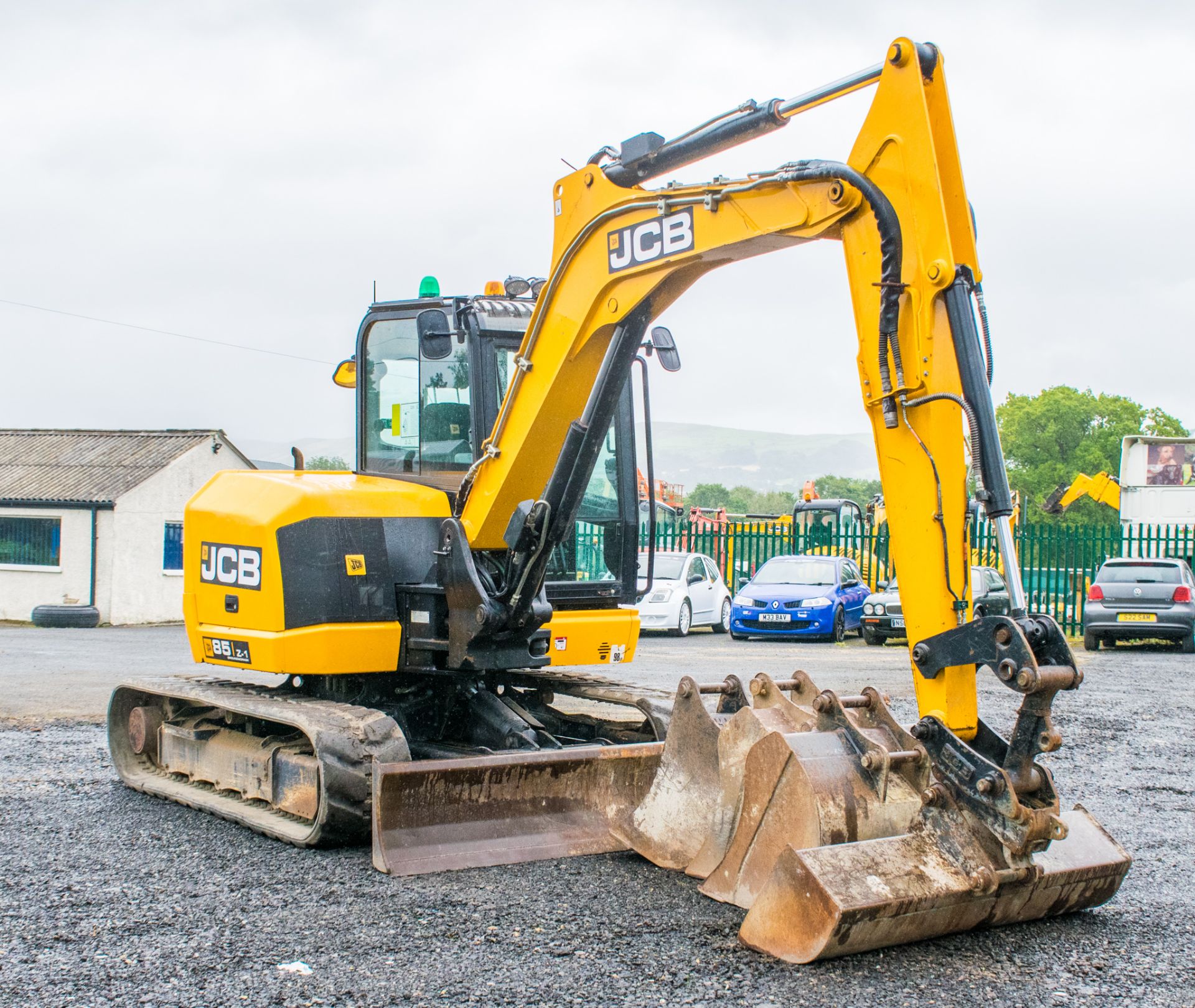 JCB 85 Z-1 8 tonne rubber tracked excavator Year: 2016 S/N:2500941 Recorded Hours: 2776 piped, - Image 4 of 44