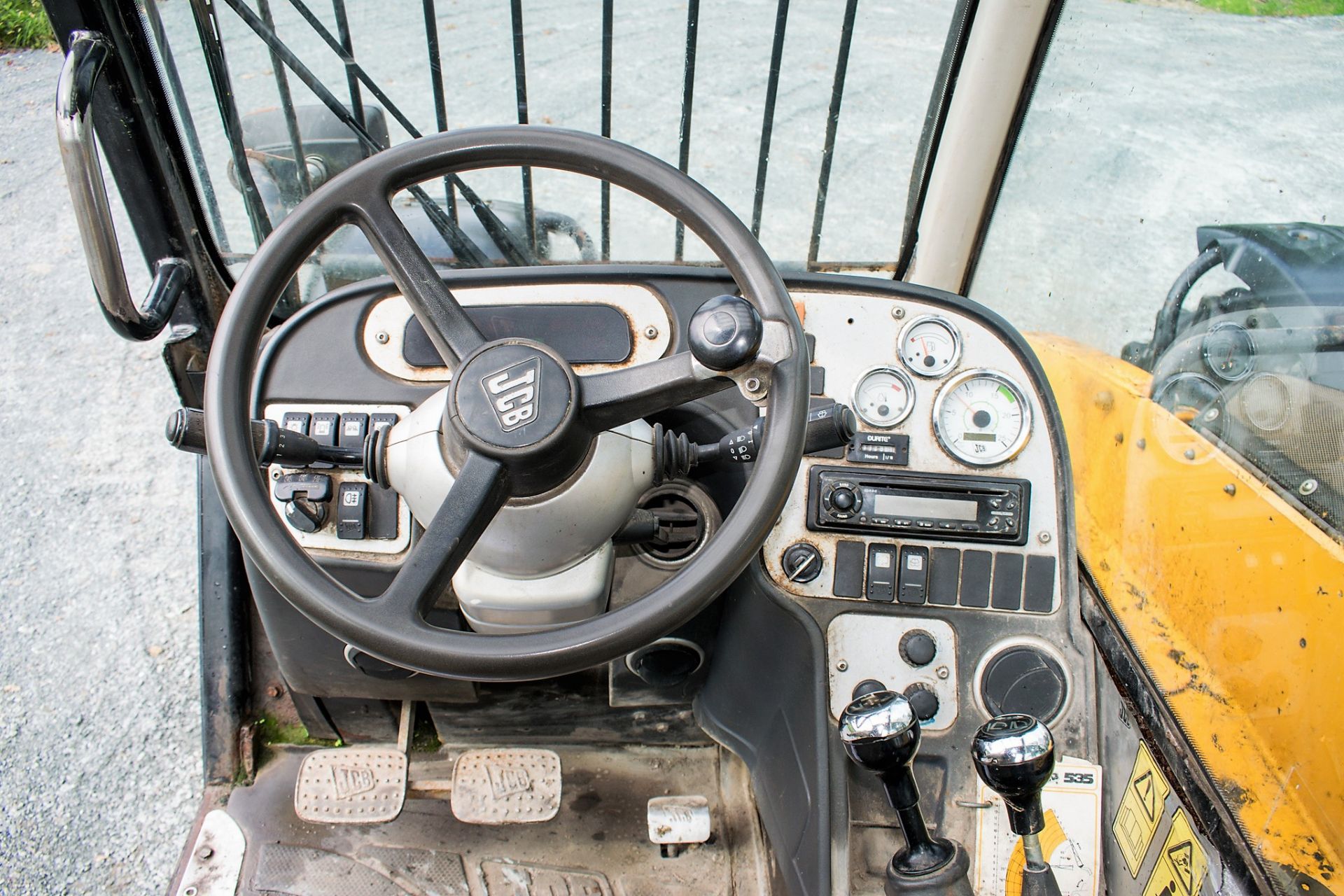 JCB 535-95 9.5 metre telescopic handler Registration Number: CX04 FME Year: 2004 S/N: 1066079 - Image 20 of 22