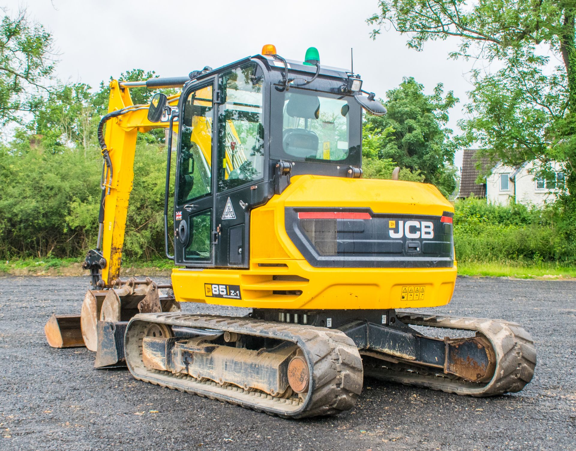 JCB 85 Z-1 8 tonne rubber tracked excavator Year: 2016 S/N:2500941 Recorded Hours: 2776 piped, - Image 8 of 44