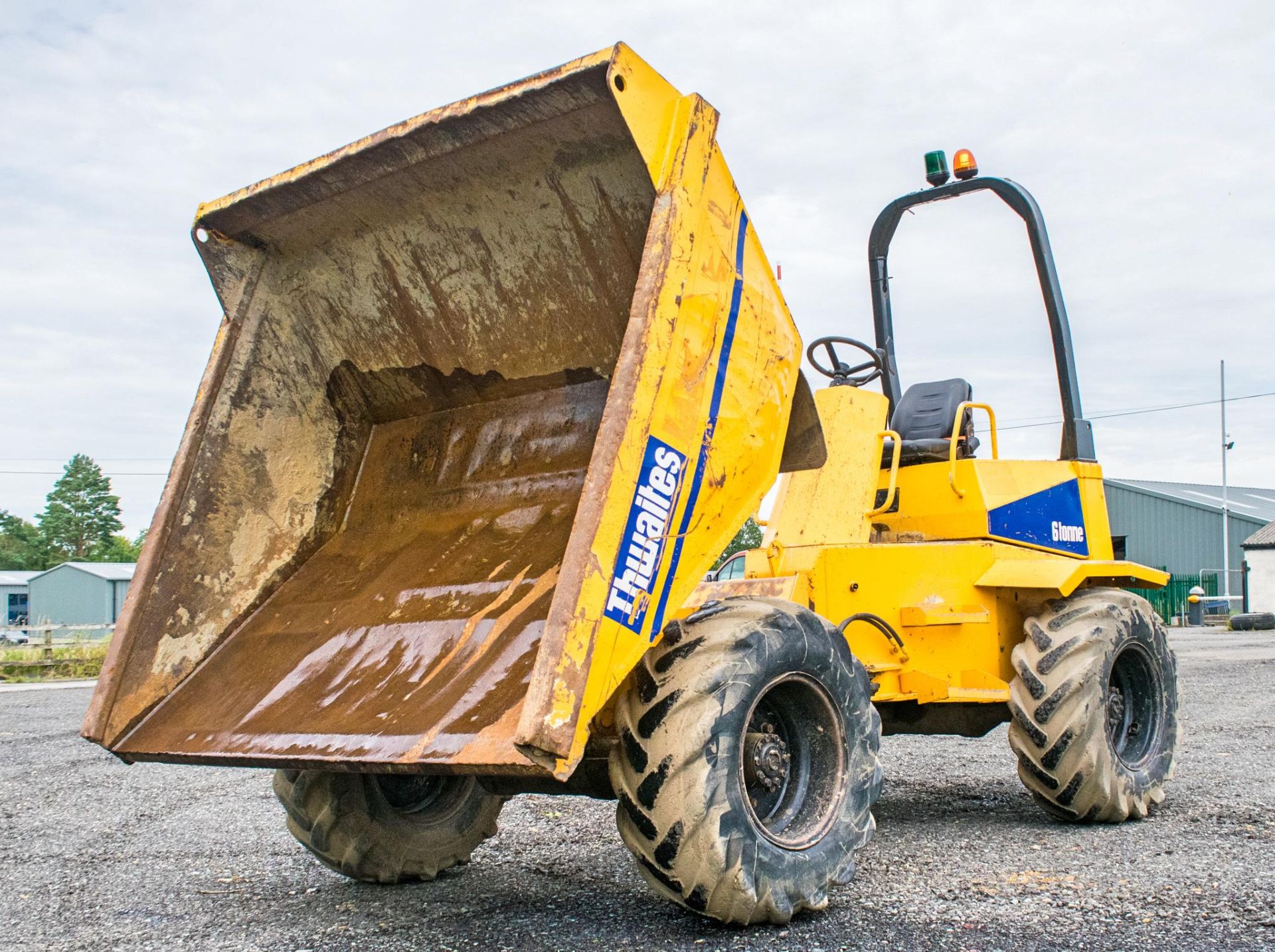 Thwaites 6 tonne straight skip dumper  Year: 2005 S/N: A5574 Recorded hours: 3852 1690 - Image 13 of 18