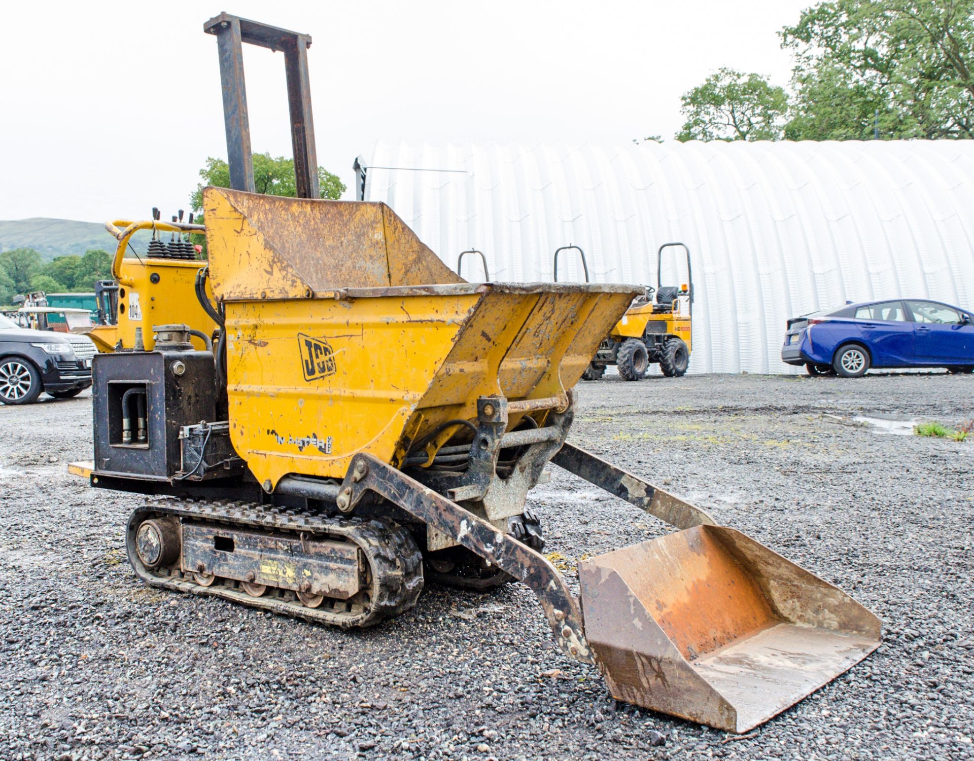 JCB Dumpster TD10 self loading petrol driven walk behind tracked dumper DMS15 - Image 2 of 15