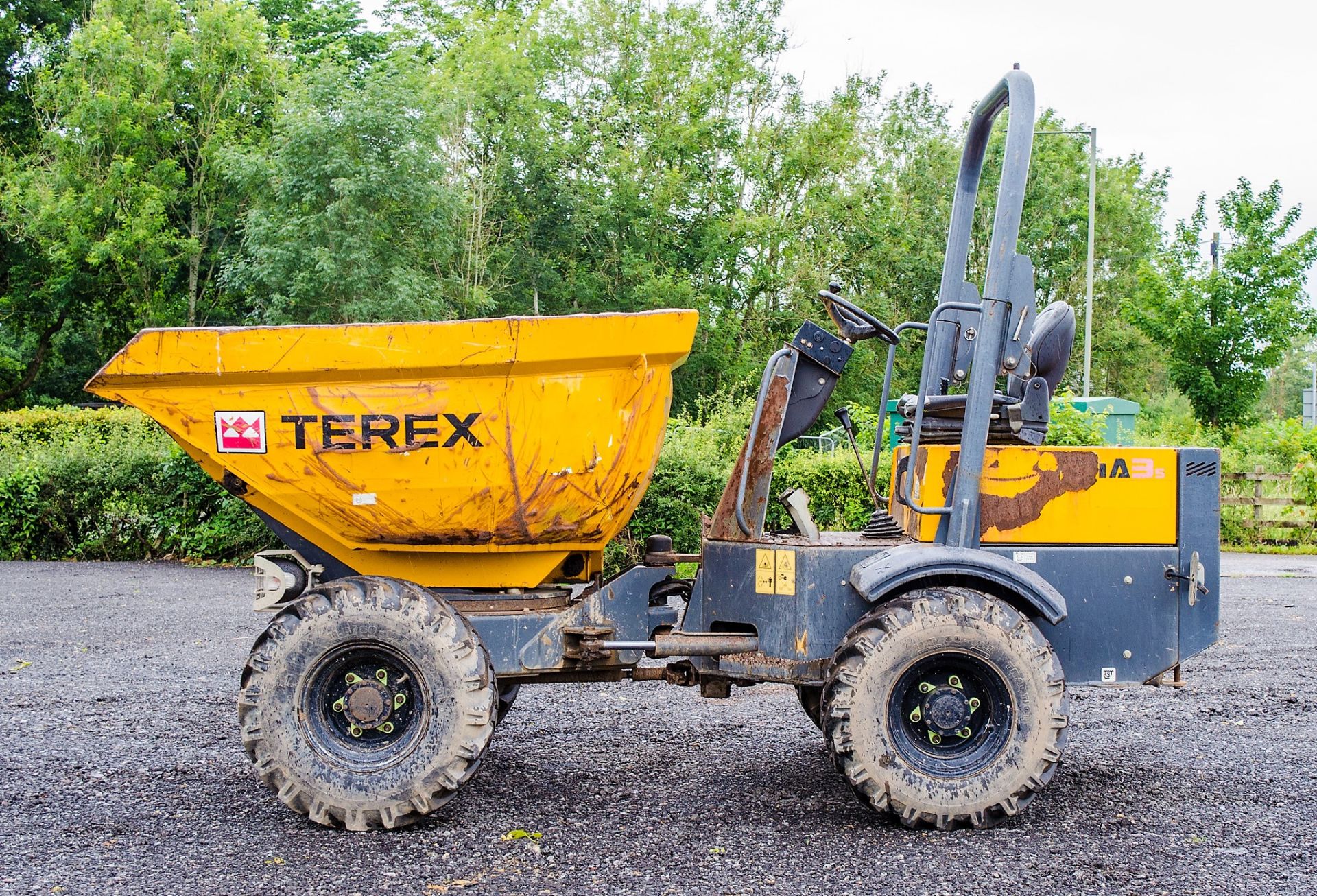 Terex TA3s 3 tonne swivel skip dumper Reg No: Q517 YDY   c/w V5 Road Reg Certificate Year: 2014 S/N: - Image 8 of 19