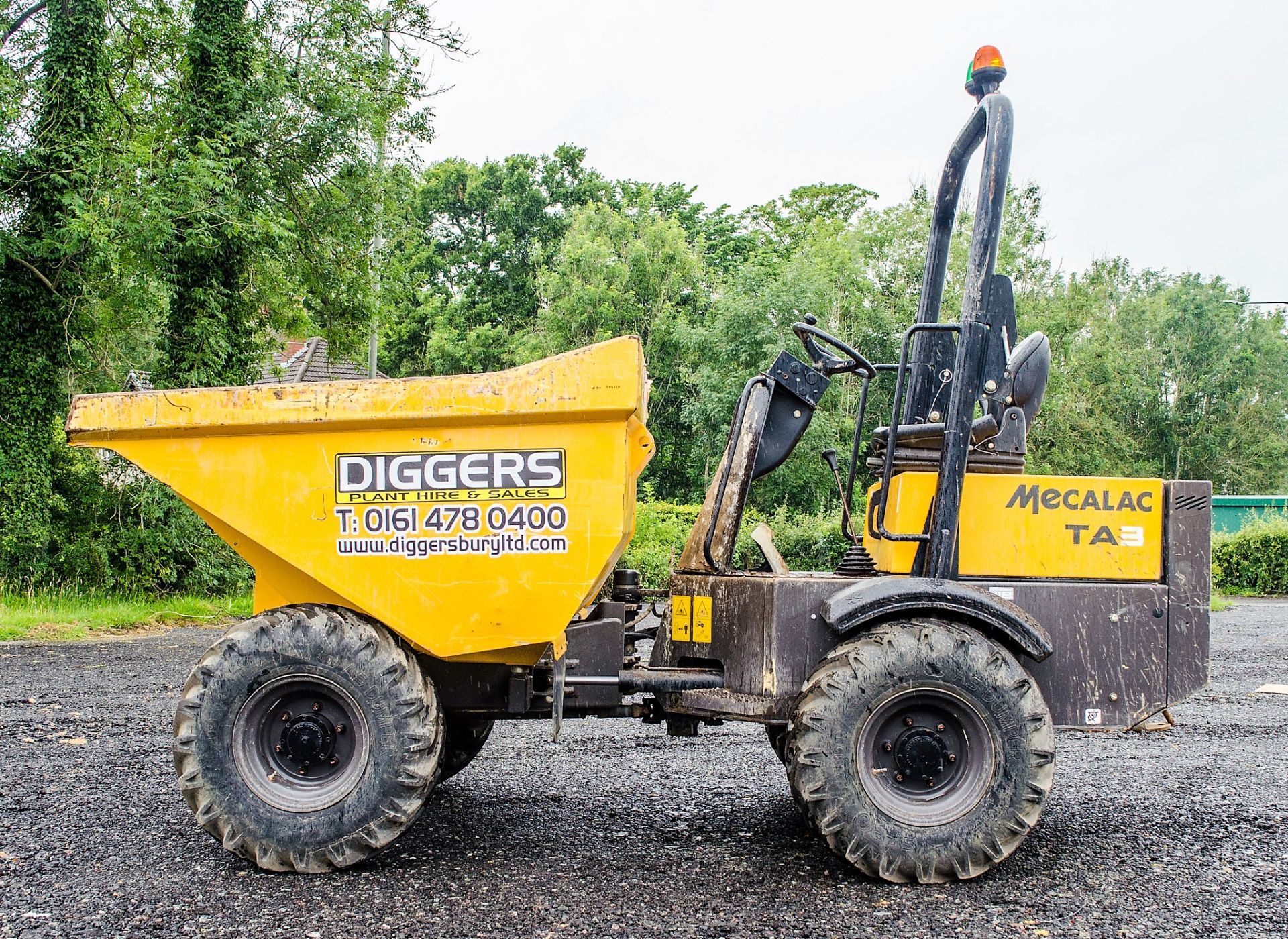 Mecalac TA3 3 tonne straight skip dumper Year: 2018 S/N: EJ2PA4267 Recorded Hours: 577 - Image 8 of 18