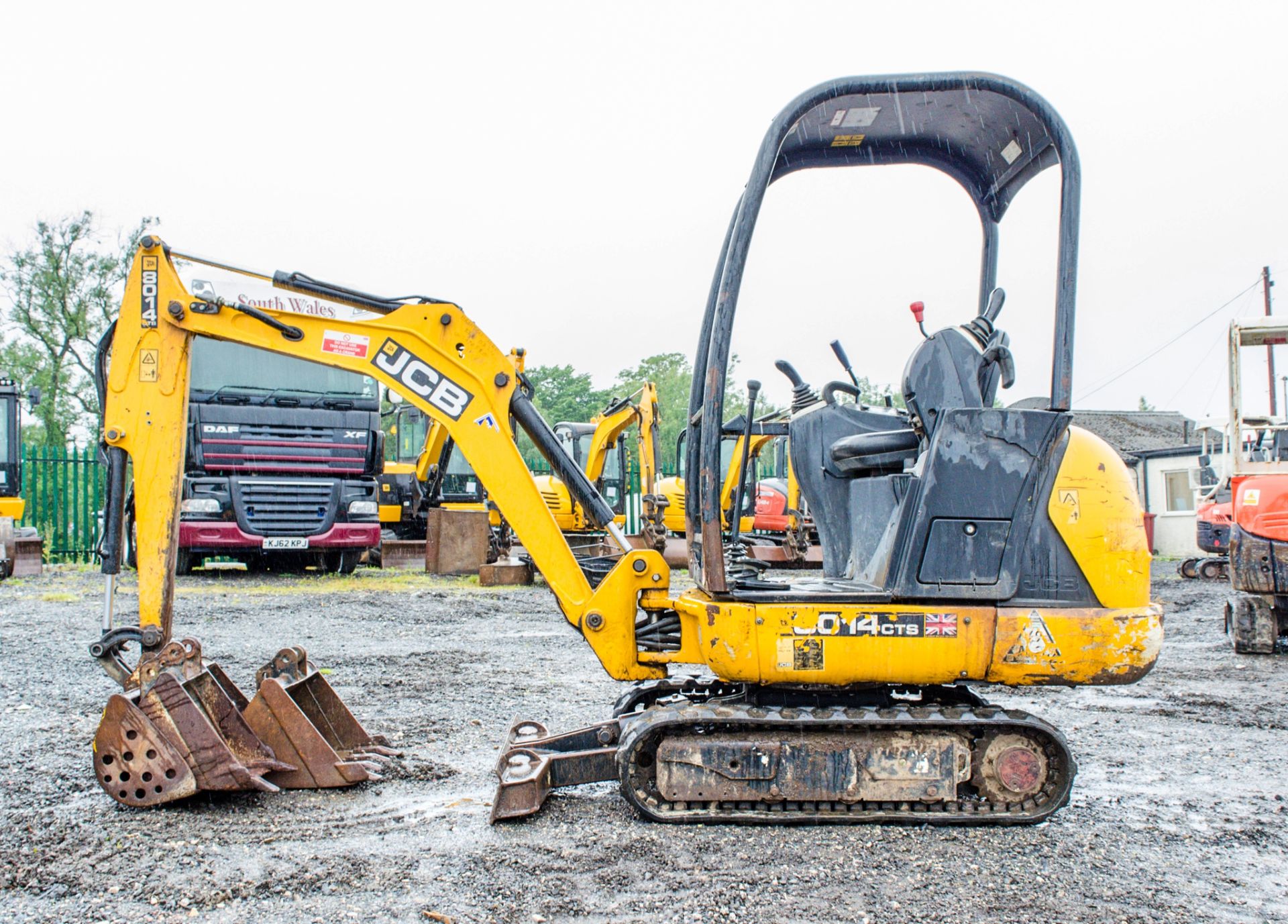 JCB 8014 CTS 1.5 tonne rubber tracked mini excavator Year: 2014 S/N: 2070518 Recorded Hours: 373 - Image 7 of 20