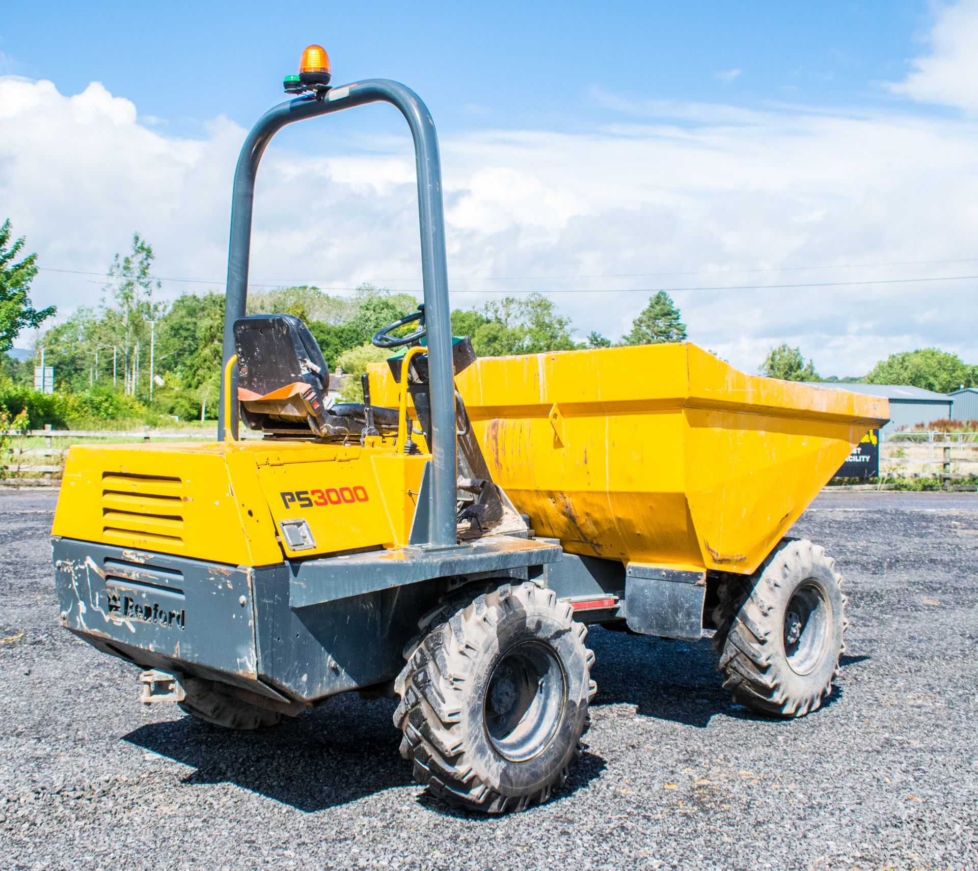 Benford Terex 3 tonne straight skip - Image 3 of 19