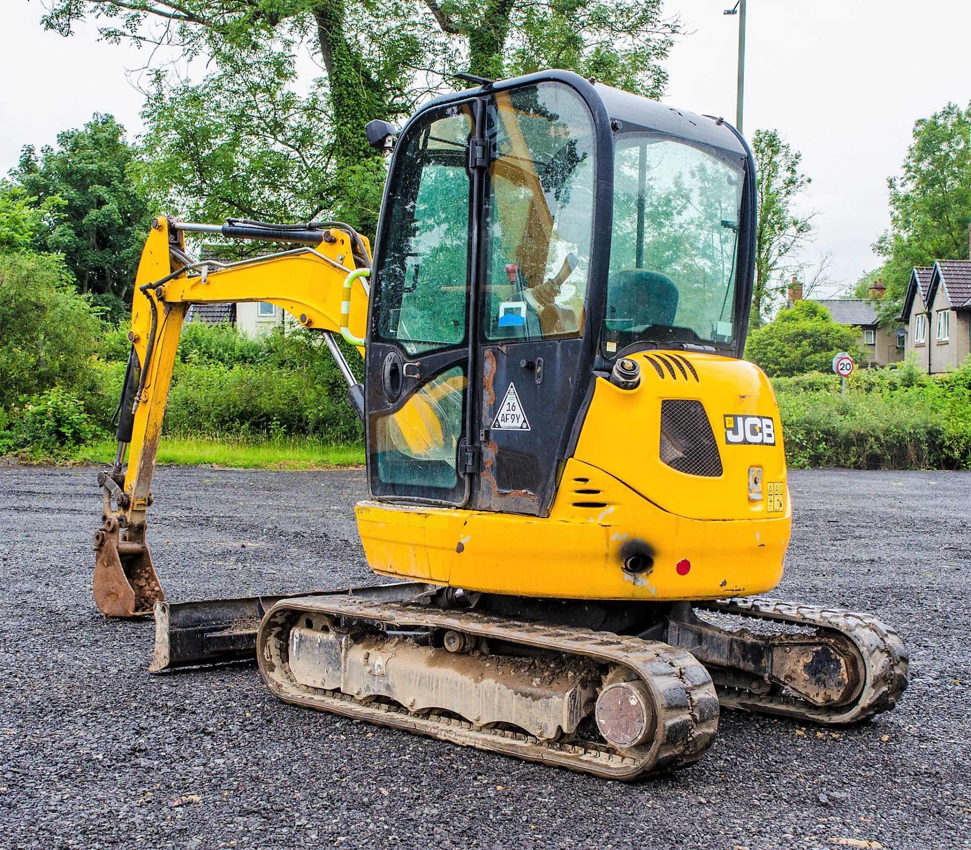 JCB 8030 3 tonne rubber tracked mini excavator Year: 2012 S/N: 2021567 Recorded Hours: 3523 blade, - Image 4 of 21