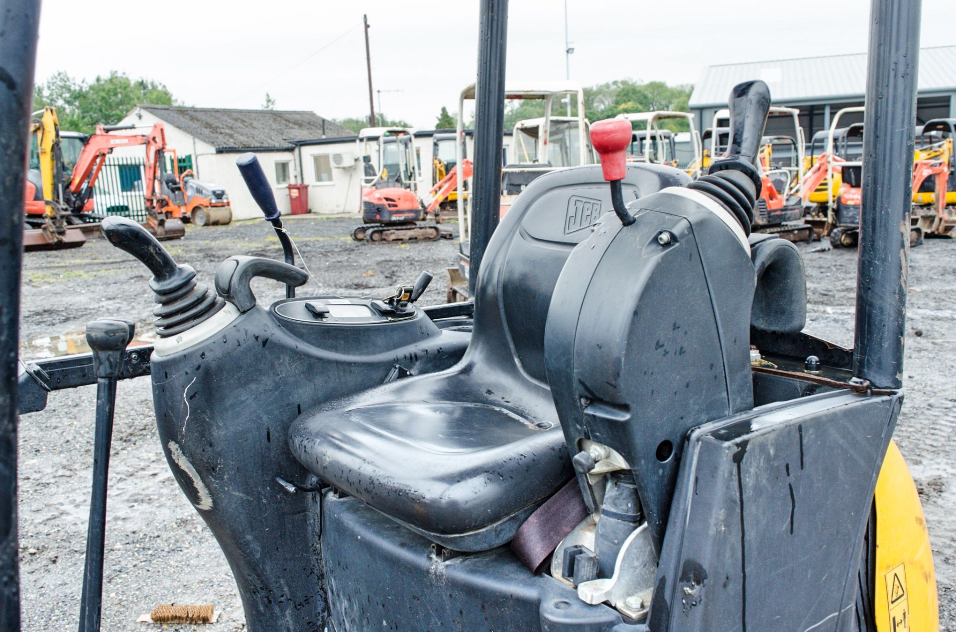 JCB 8014 CTS 1.5 tonne rubber tracked mini excavator Year: 2014 S/N: 2070494 Recorded Hours: 1025 - Image 16 of 20