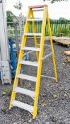 8 tread glass fibre framed step ladder LYT0025