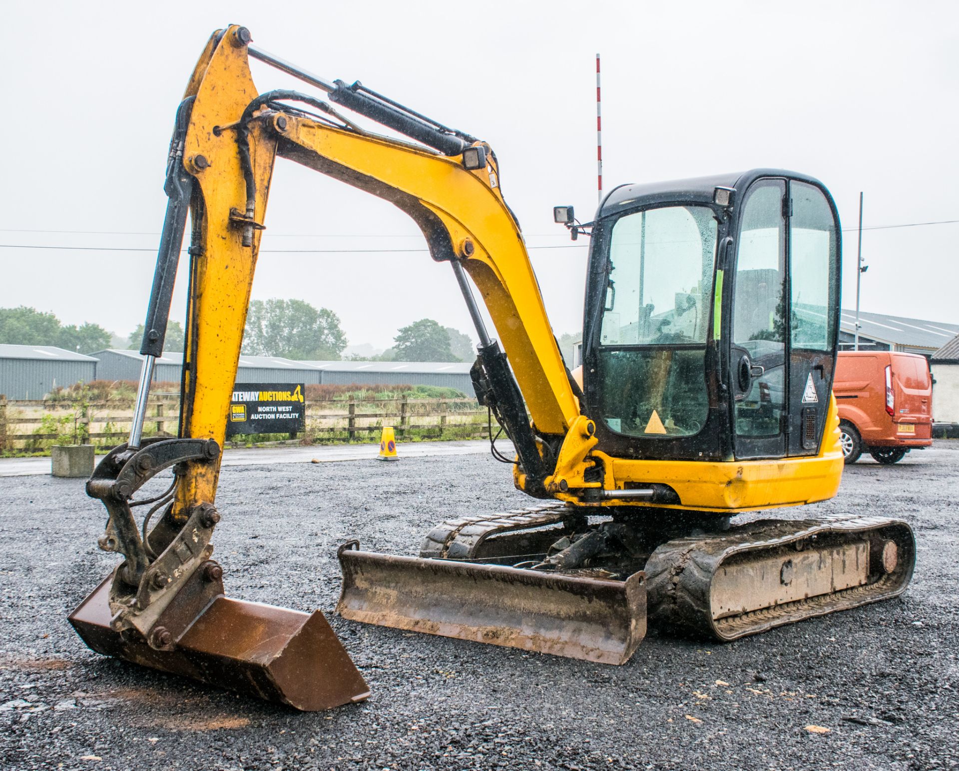 JCB 8050 RTS 5 tonne rubber tracked excavator Year: 2013 S/N: 741918 Recorded Hours: 3892 Piped,