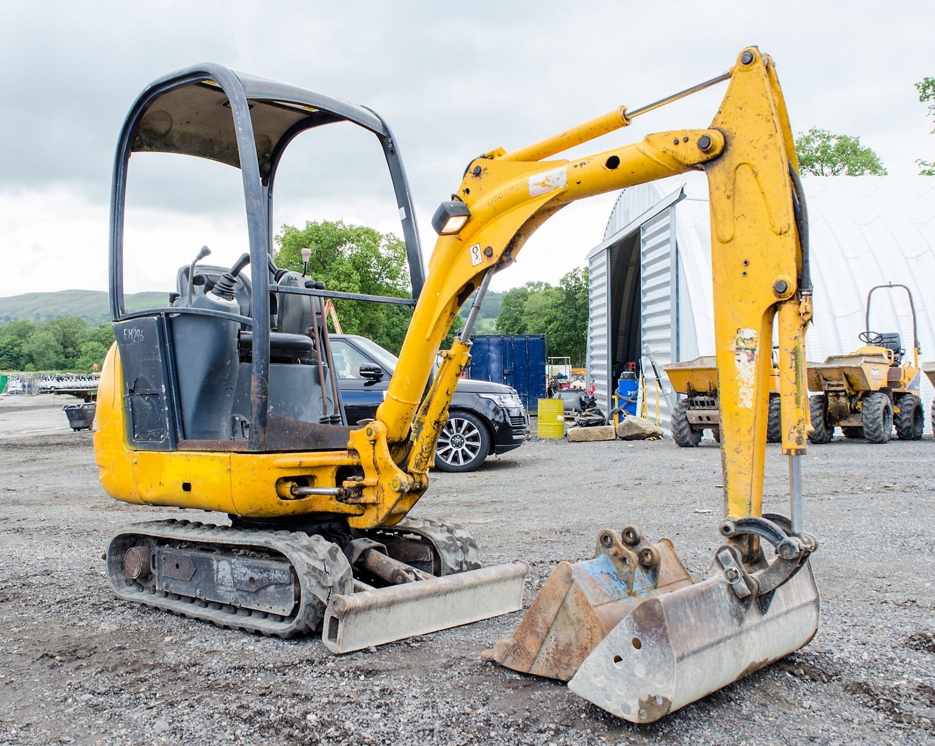 JCB 8014 CTS 1.5 tonne rubber tracked mini excavator Year: 2006 S/N: E1156801 Recorded Hours: 943 - Image 2 of 20