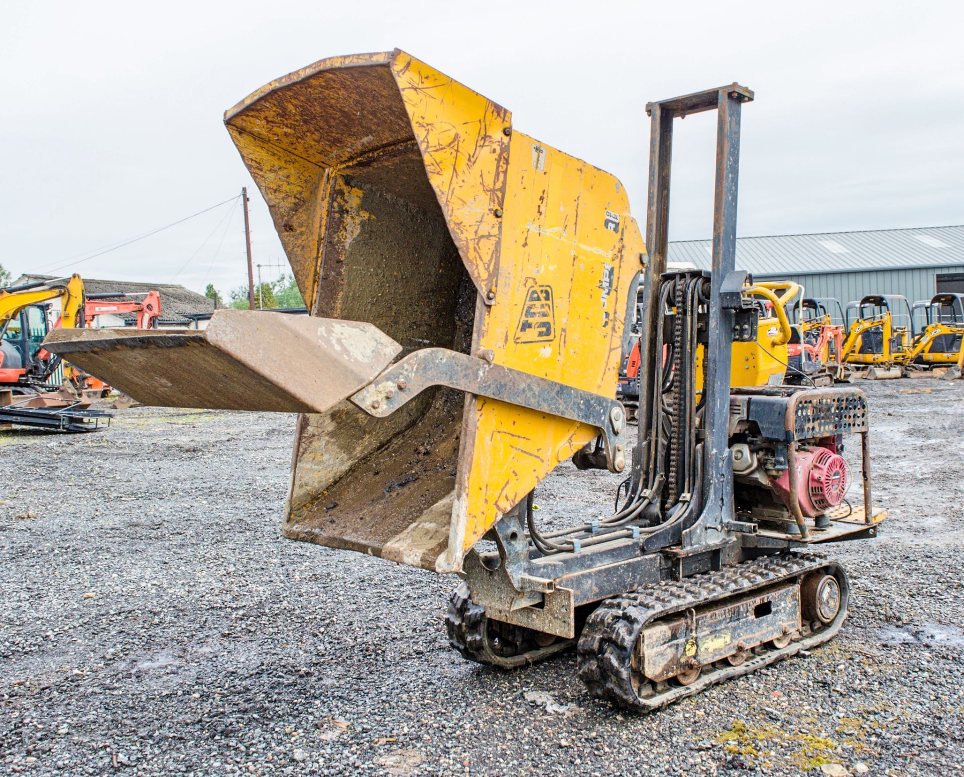 JCB Dumpster TD10 self loading petrol driven walk behind tracked dumper DMS15 - Image 11 of 15