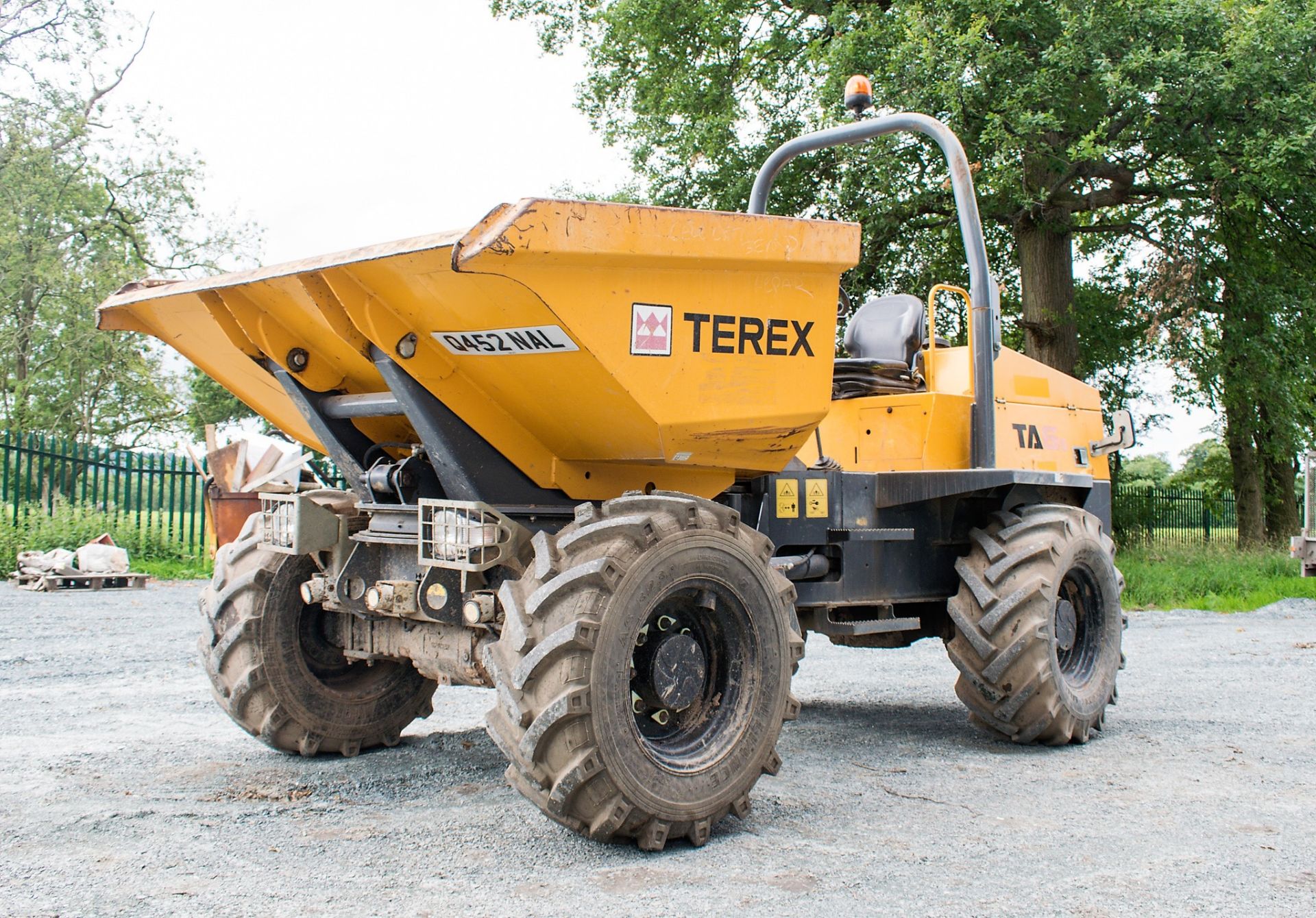 Terex 6 tonne swivel skip dumper Reg: Q452 NAL  c/w V5 Road Reg Certificate Year: 2014 S/N: