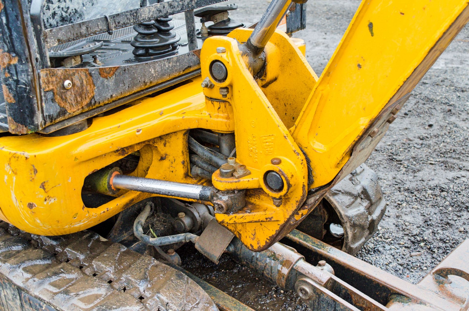 JCB 8014 CTS 1.5 tonne rubber tracked mini excavator Year: 2014 S/N: 2070507 Recorded Hours: 1678 - Image 14 of 19