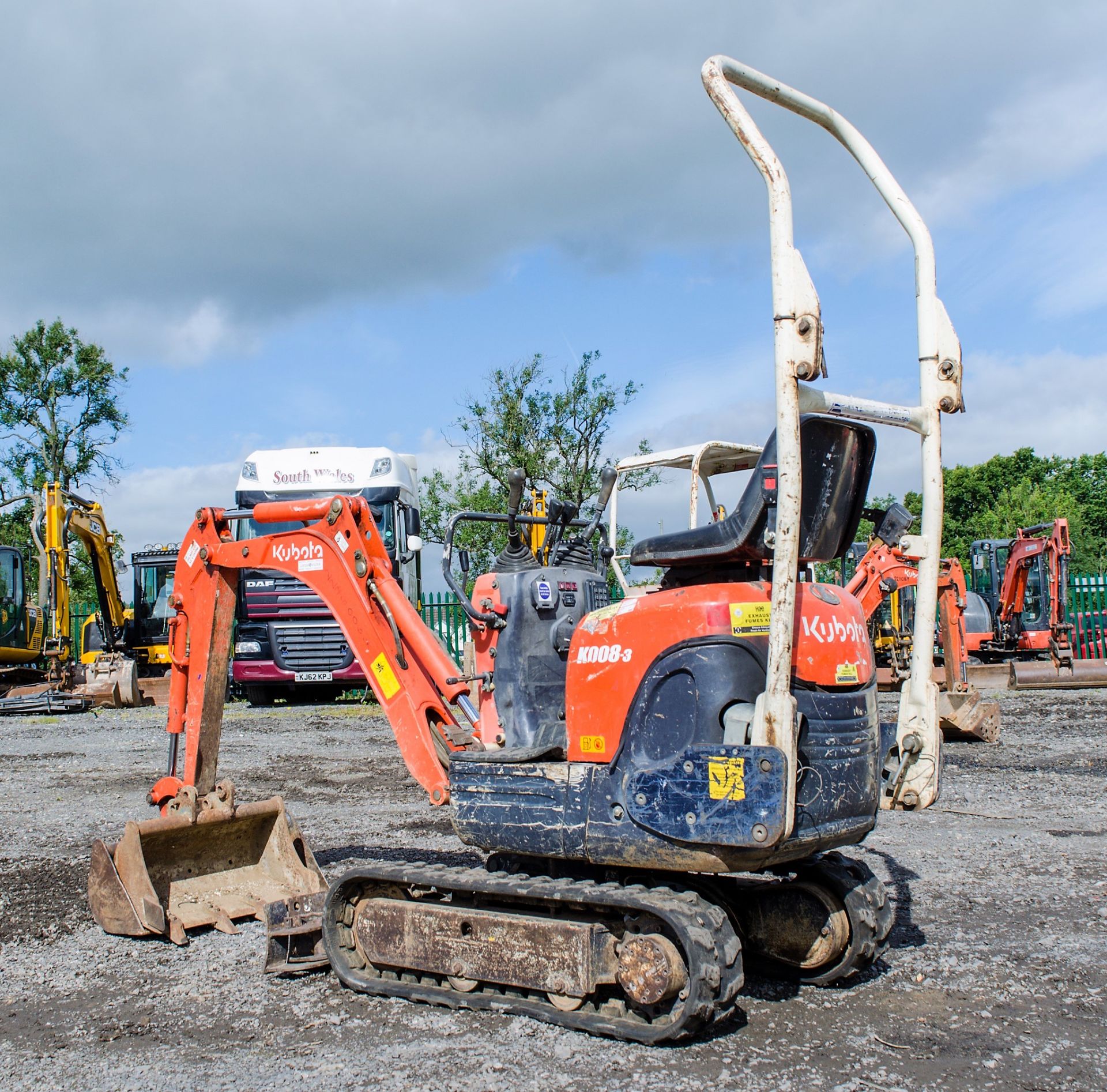 Kubota K008-3 0.8 tonne rubber tracked micro excavator Year: 2007 S/N: 17838 Recorded Hours: 2350 - Image 4 of 19