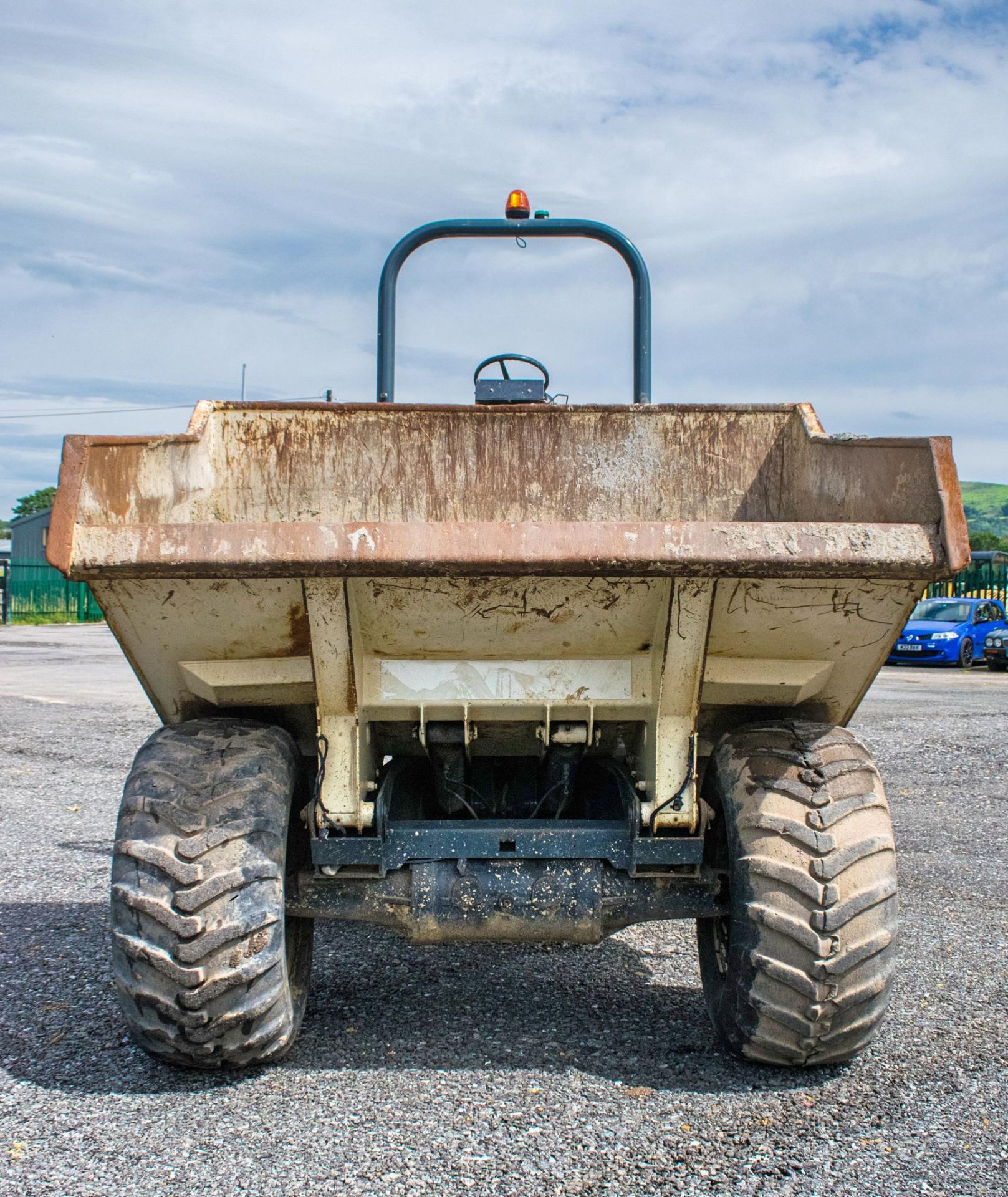 Terex PT10000 9 tonne straight skip dumper Year: 2008 S/N: 803MM061 Recorded hours: Not displayed ( - Image 5 of 19