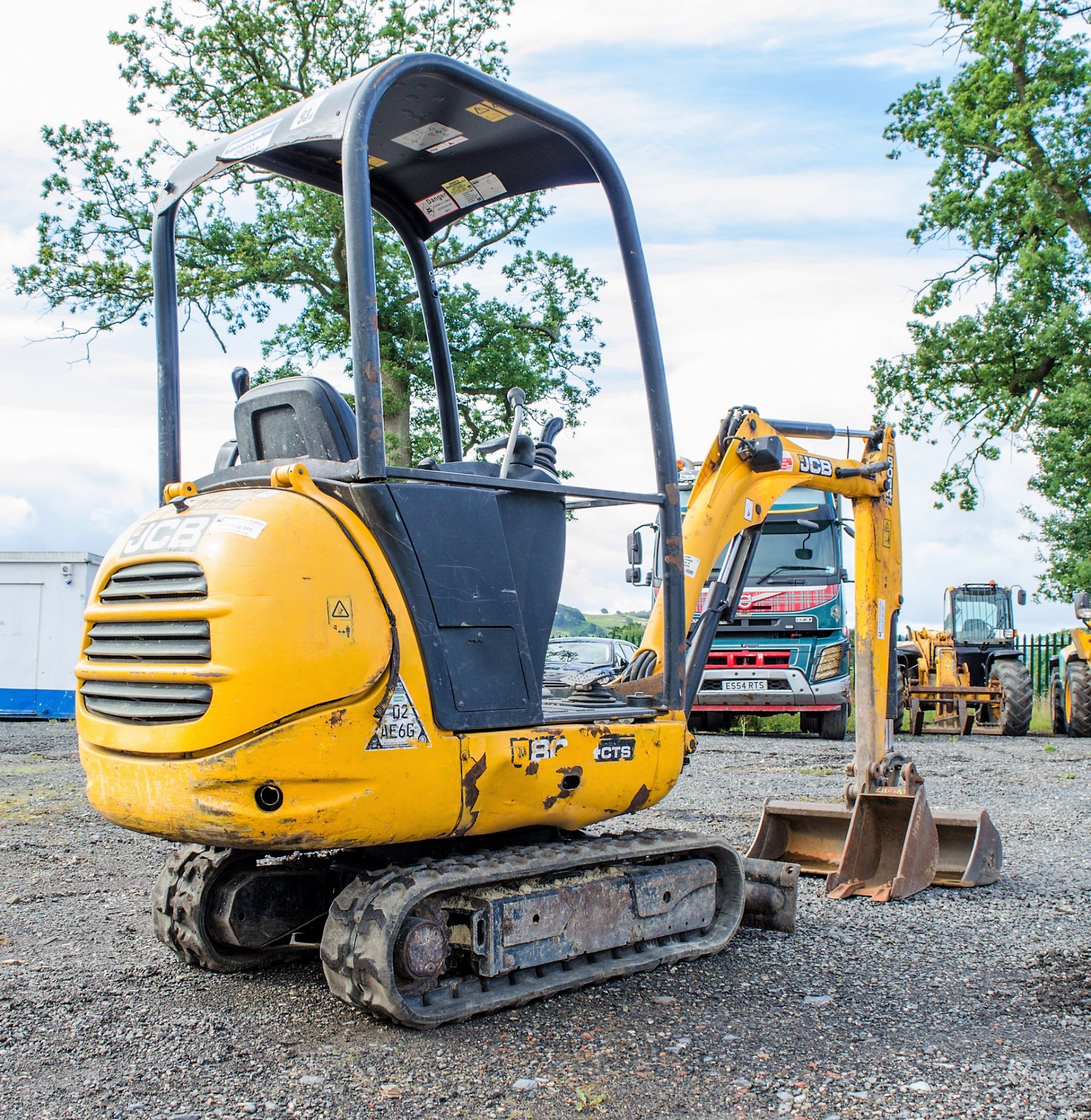 JCB 8014 CTS 1.5 tonne rubber tracked mini excavator Year: 2011 S/N: 1627296 Recorded Hours: 1655 - Image 3 of 19