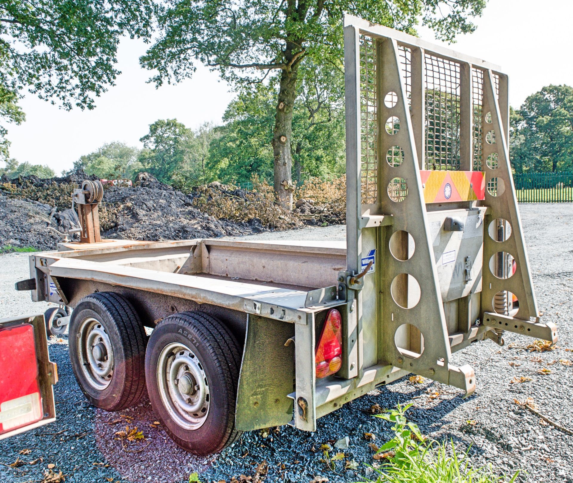 Ifor Williams GX 84 8' by 4' tandem axle plant trailer S/N: 515031 c/w manual winch - Image 2 of 5