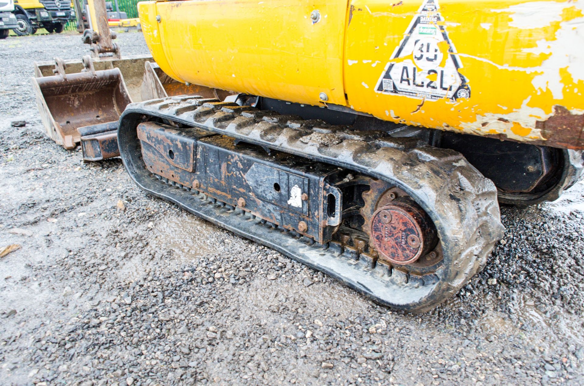 JCB 8014 CTS 1.5 tonne rubber tracked mini excavator Year: 2014 S/N: 2070494 Recorded Hours: 1025 - Image 10 of 20