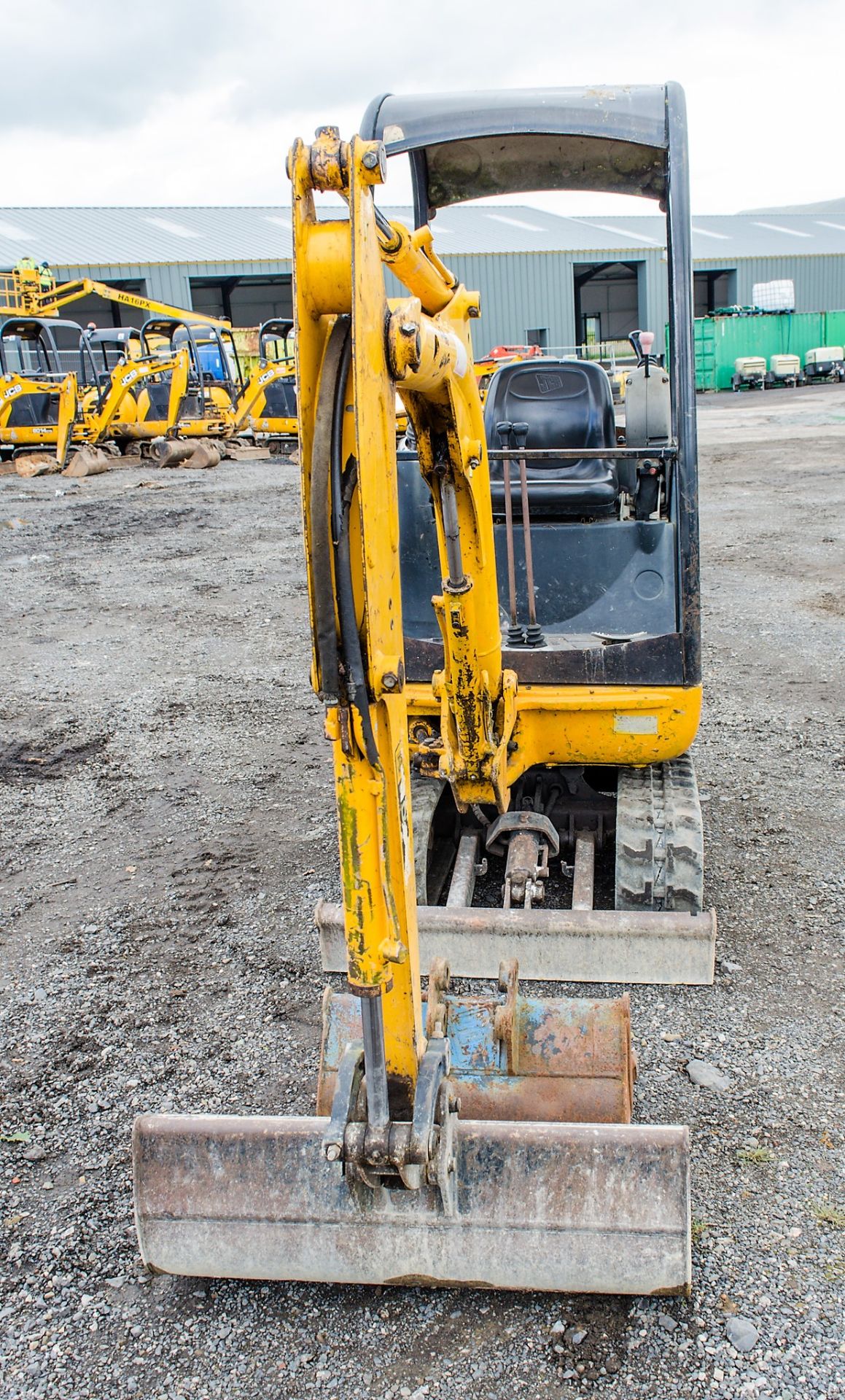 JCB 8014 CTS 1.5 tonne rubber tracked mini excavator Year: 2006 S/N: E1156801 Recorded Hours: 943 - Image 5 of 20