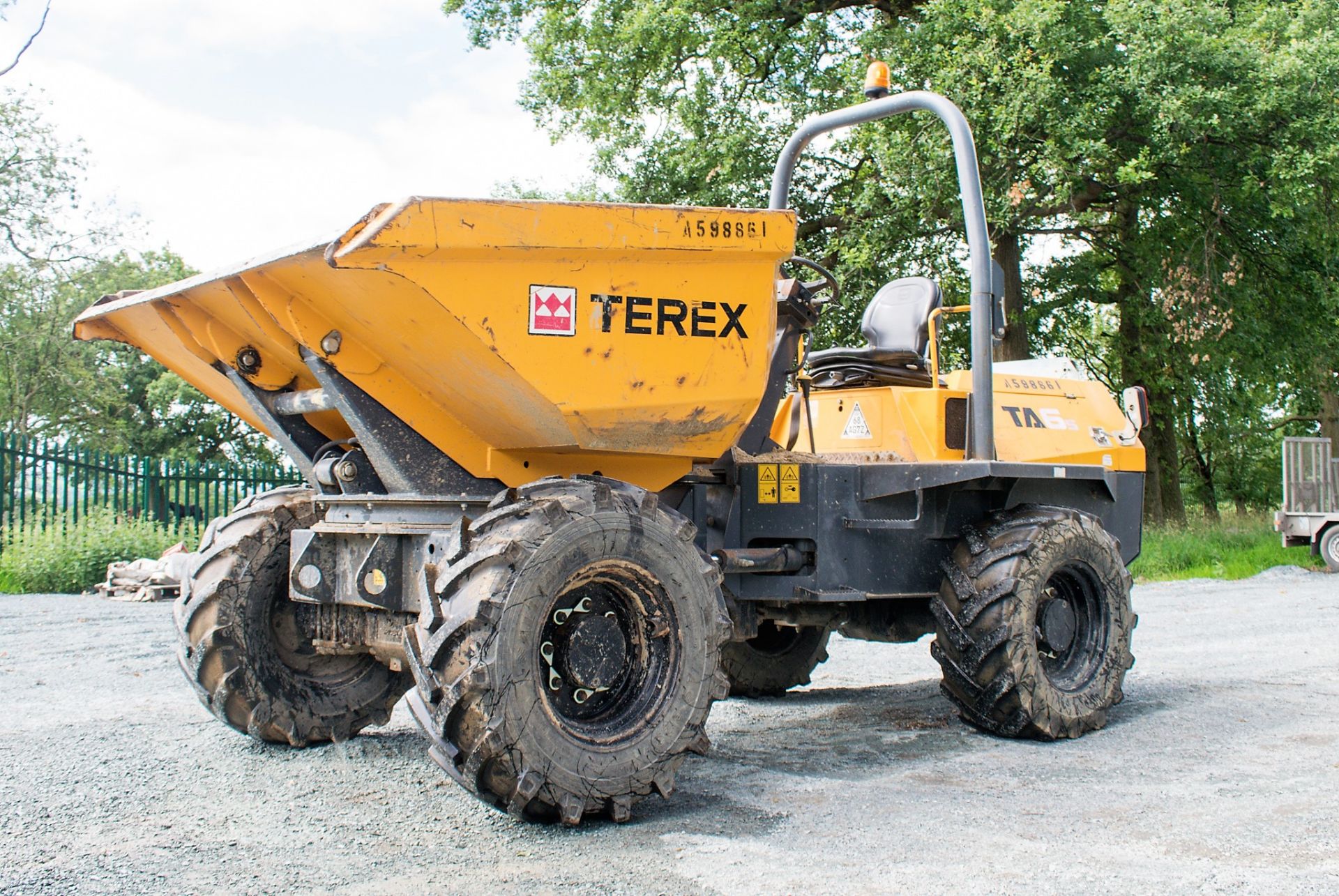 Terex 6 tonne swivel skip dumper Year: 2013 S/N: ED4MT4144 Recorded Hours: 1969 A598861