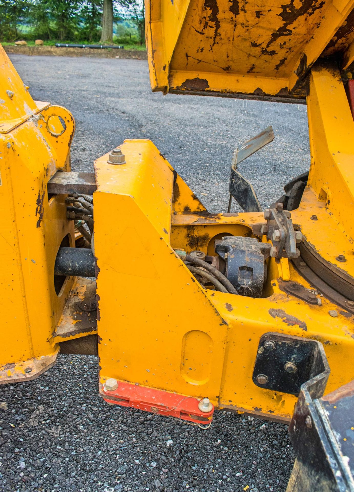 Thwaites 6 tonne swivel skip dumper  Reg No: MX64 OJD   c/w V5 Road Reg Certificate Year: 2013  S/N: - Image 15 of 18