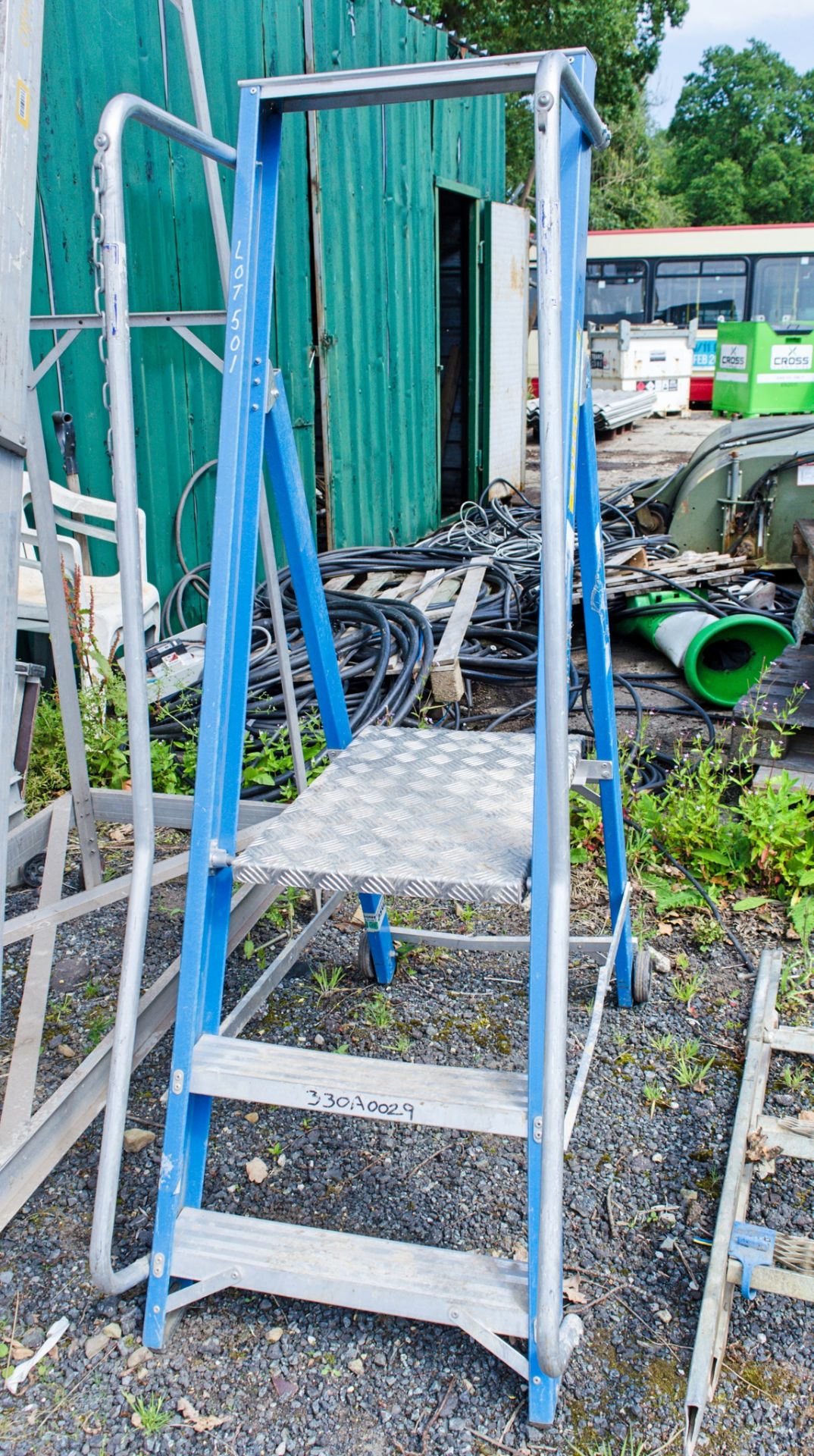 3 tread glass fibre framed step ladder