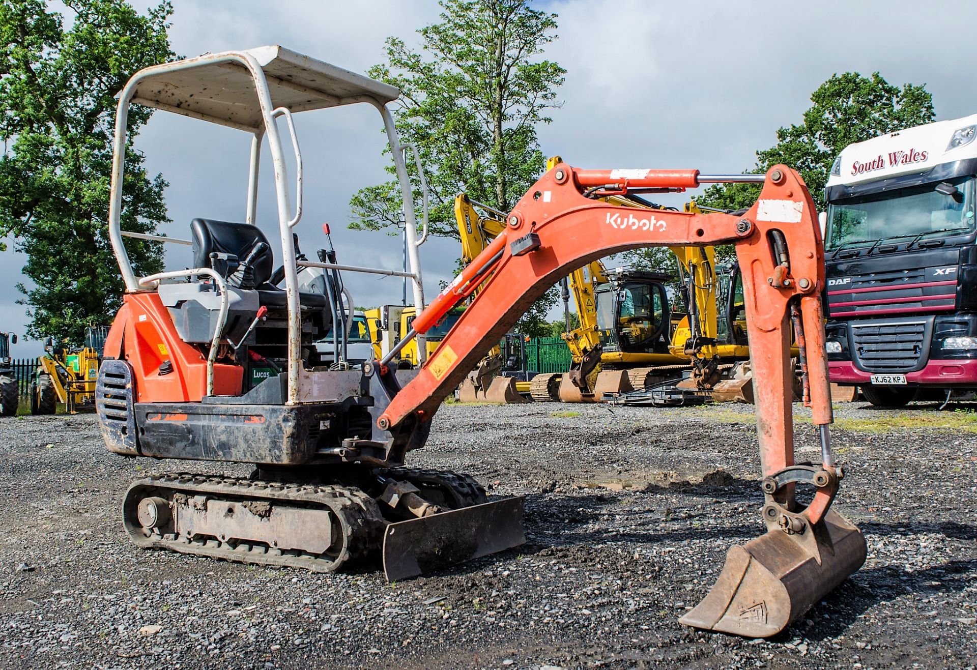 Kubota KX36-3 1.5 tonne rubber tracked excavator Year: 2005 S/N: 56816 Recorded Hours: 3559 blade, - Image 2 of 21