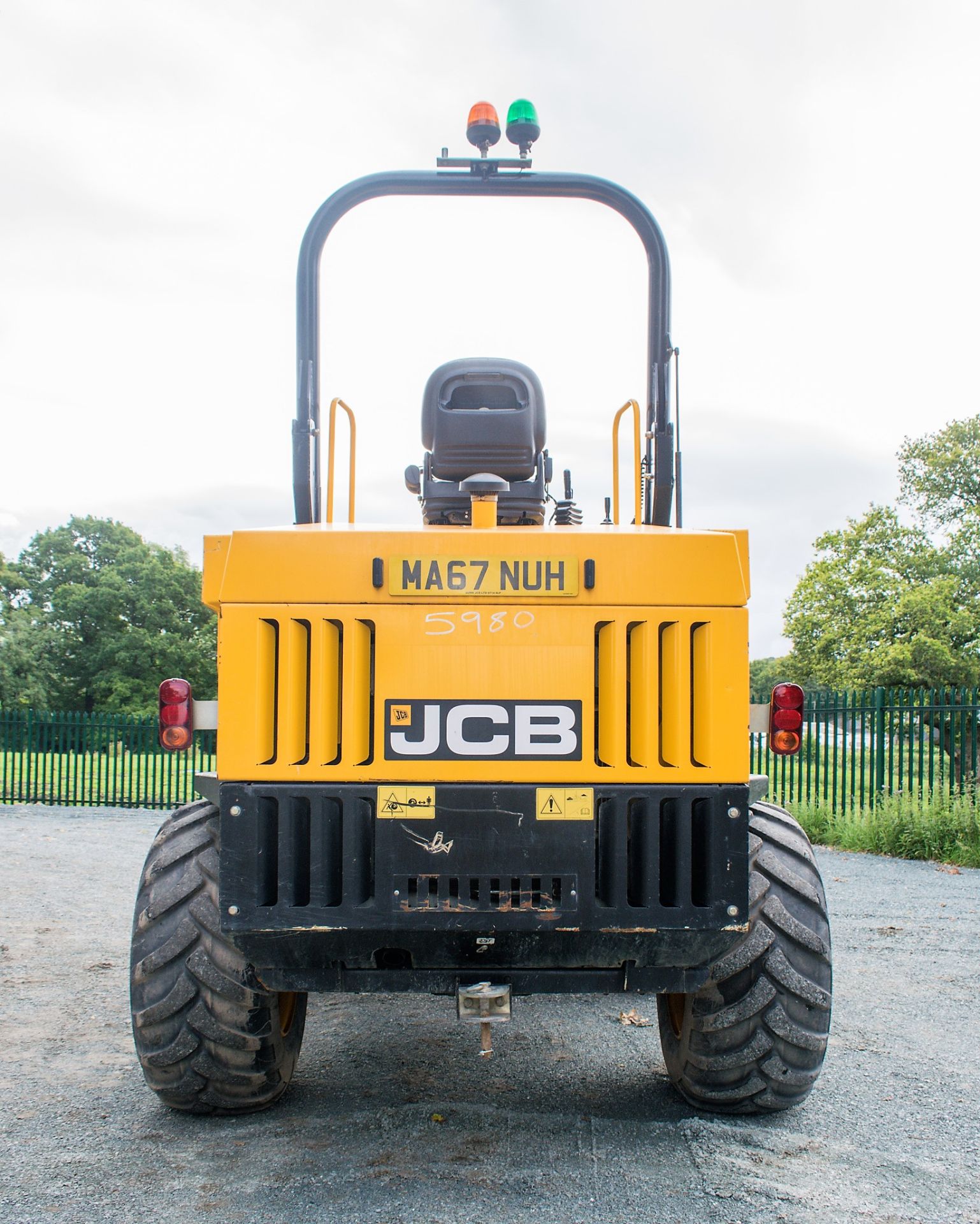 JCB 9T FT 9 tonne straight skip dumper Reg No: MA67 NUH   c/w V5 Road Reg Certificate Year: 2017 S/ - Image 6 of 20