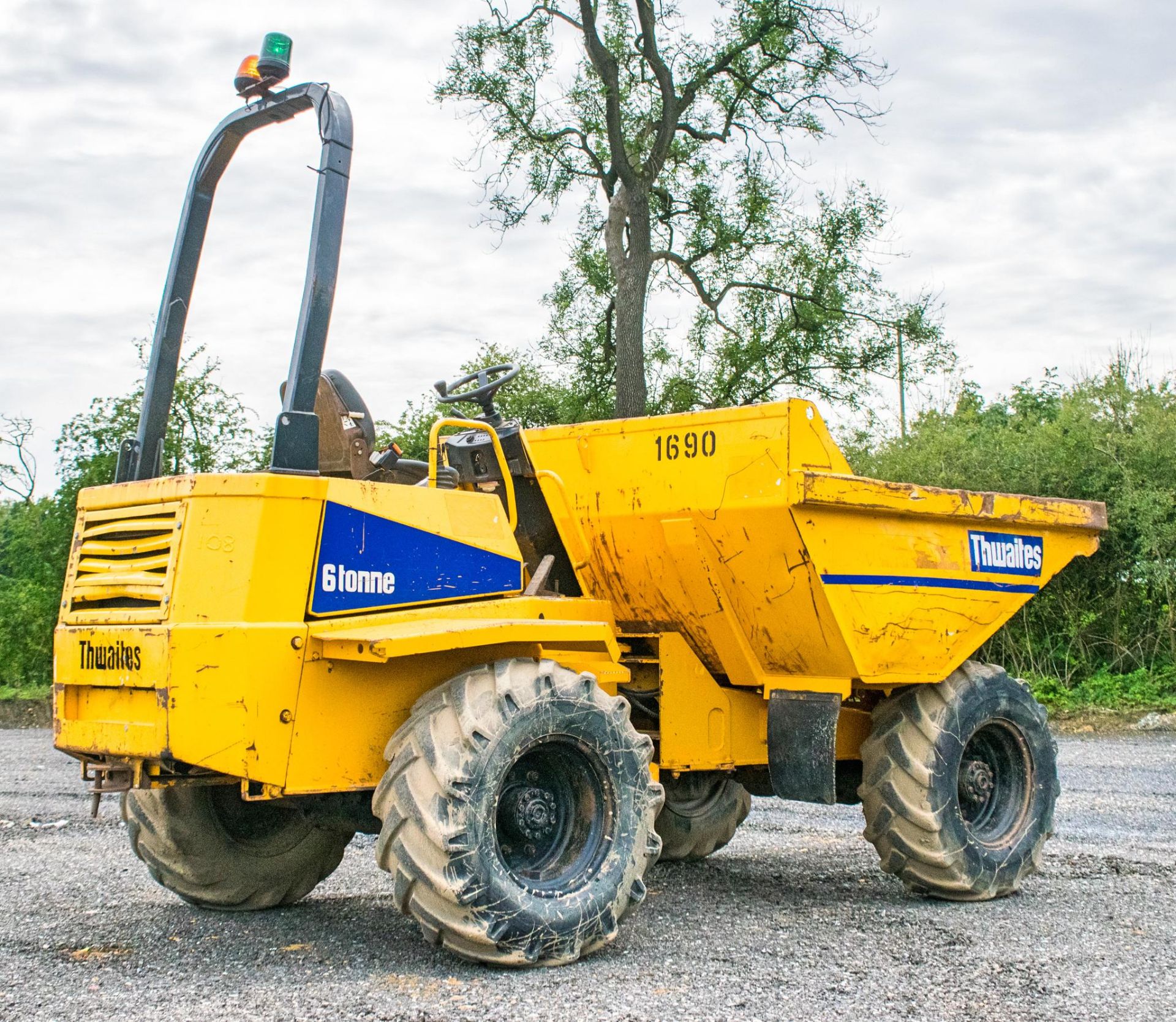 Thwaites 6 tonne straight skip dumper  Year: 2005 S/N: A5574 Recorded hours: 3852 1690 - Image 3 of 18