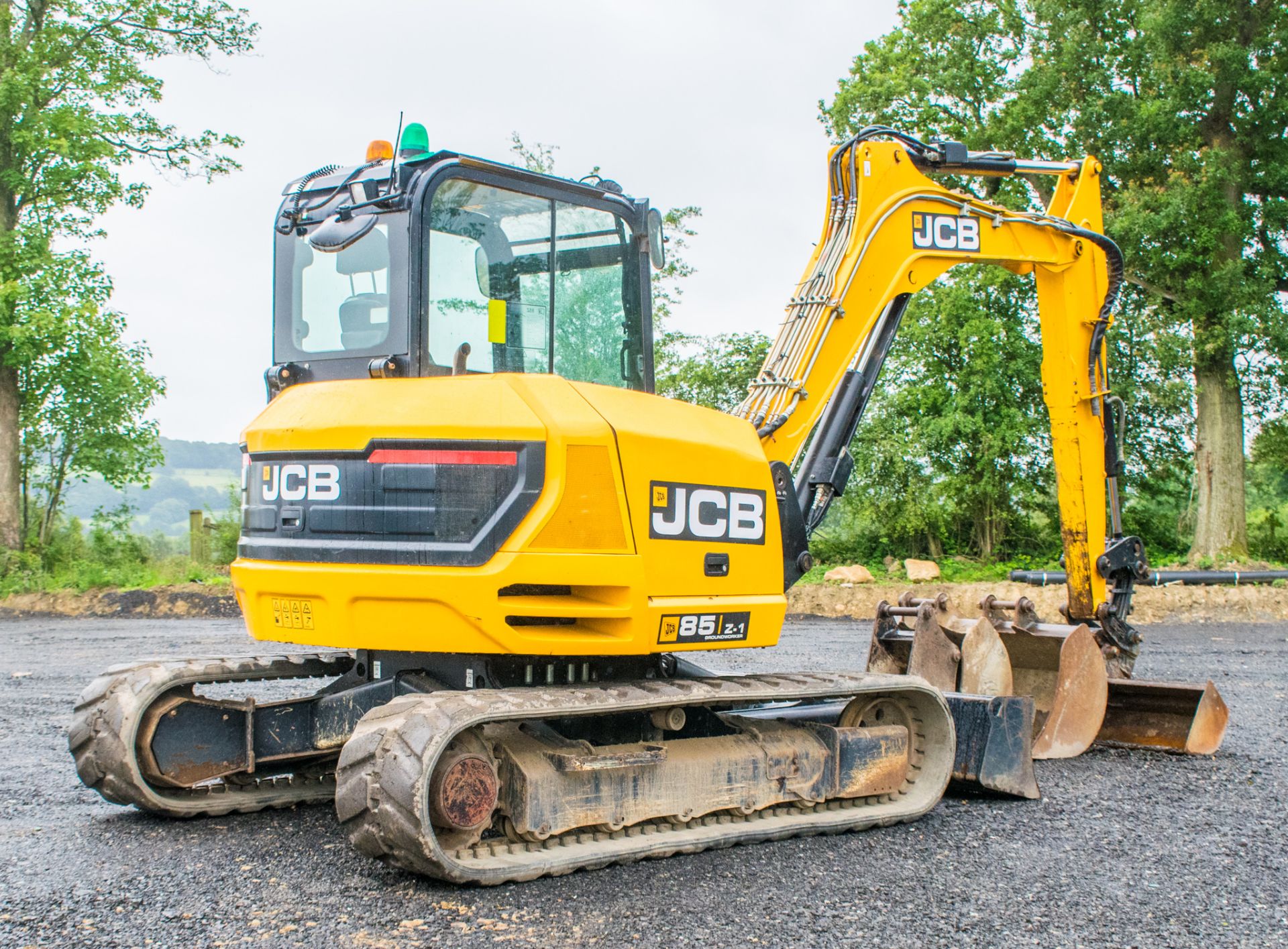 JCB 85 Z-1 8 tonne rubber tracked excavator Year: 2016 S/N:2500941 Recorded Hours: 2776 piped, - Image 5 of 44