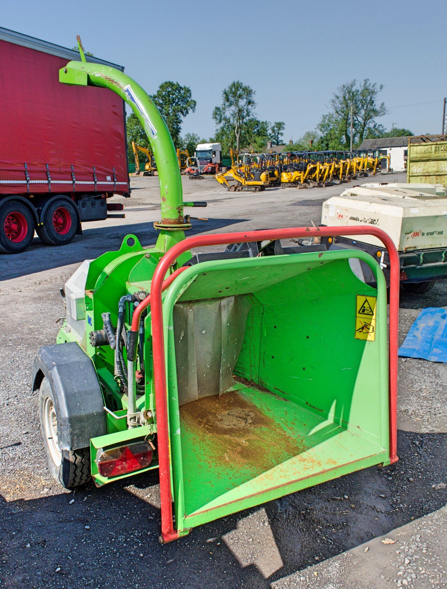 Greenmech 130 petrol driven fast tow wood chipper  S/N: 11025 - Image 3 of 6