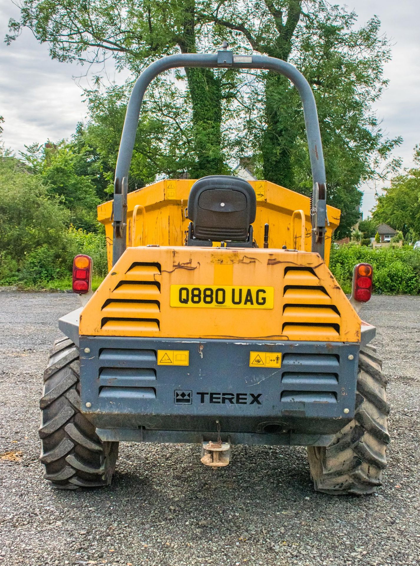 Terex 6 tonne swivel skip dumper Reg No: Q880 WAG   c/w V5 Road Reg Certificate Year: 2013 S/N: - Image 6 of 19