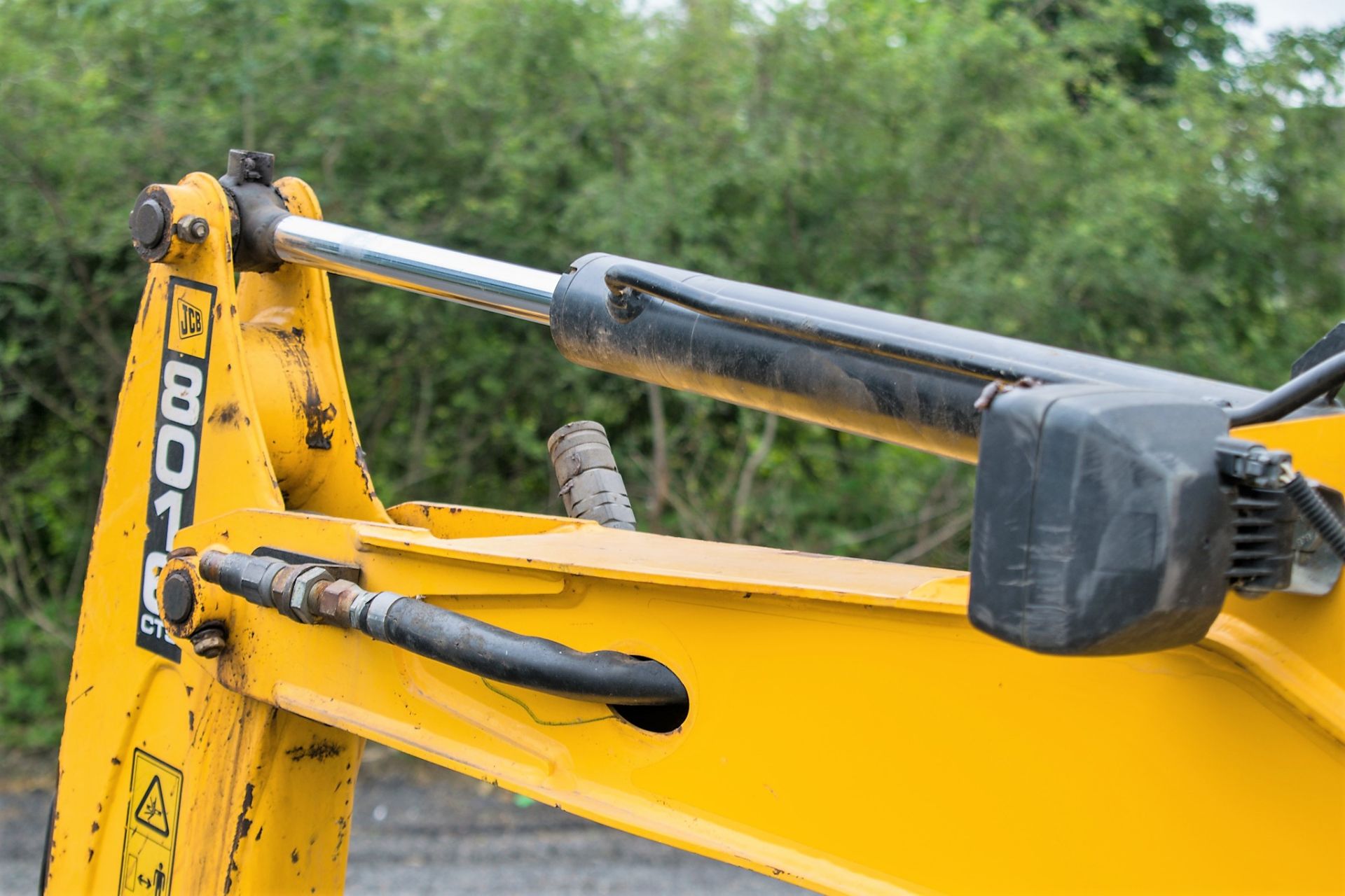 JCB 8016 CTS 1.5 tonne rubber tracked mini excavator Year: 2014 S/N: 2071572 Recorded Hours: 1974 - Image 19 of 25