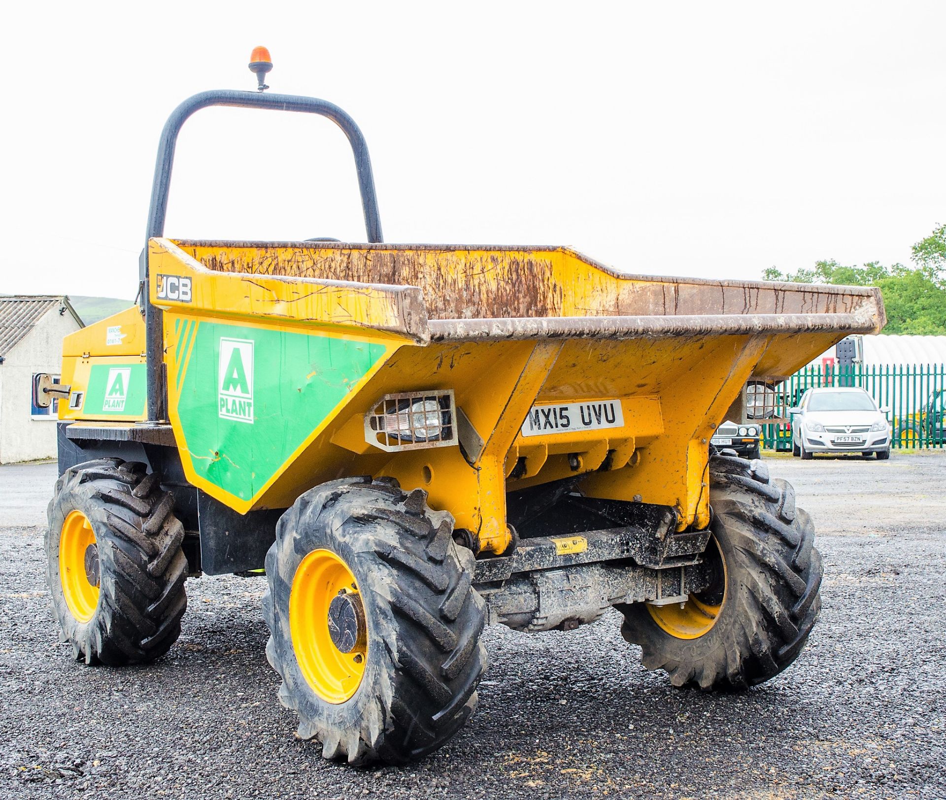 JCB 6 tonne straight skip dumper Reg No: MX15 UVU    c/w V5 Road Reg Certificate Year: 2015 S/N: - Image 2 of 20