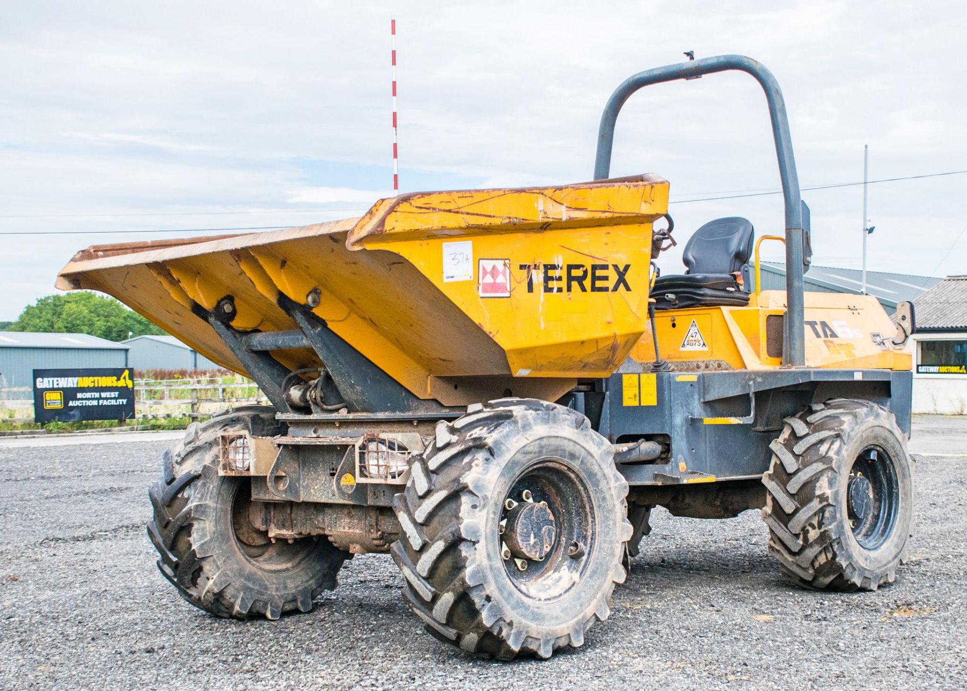 Terex 6 tonne swivel skip dumper Reg No: Q880 WAG   c/w V5 Road Reg Certificate Year: 2013 S/N: