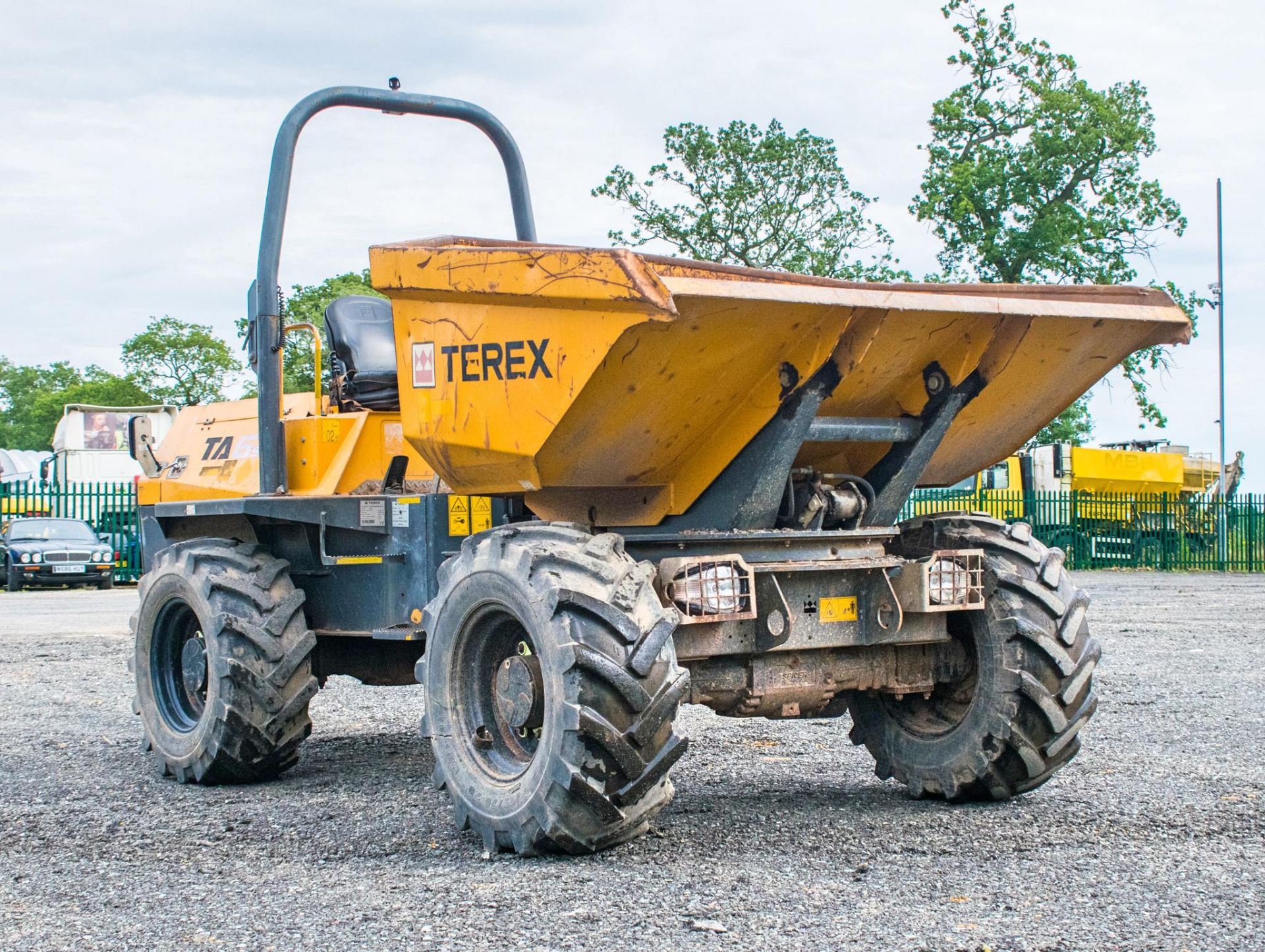 Terex 6 tonne swivel skip dumper Reg No: Q880 WAG   c/w V5 Road Reg Certificate Year: 2013 S/N: - Image 2 of 19