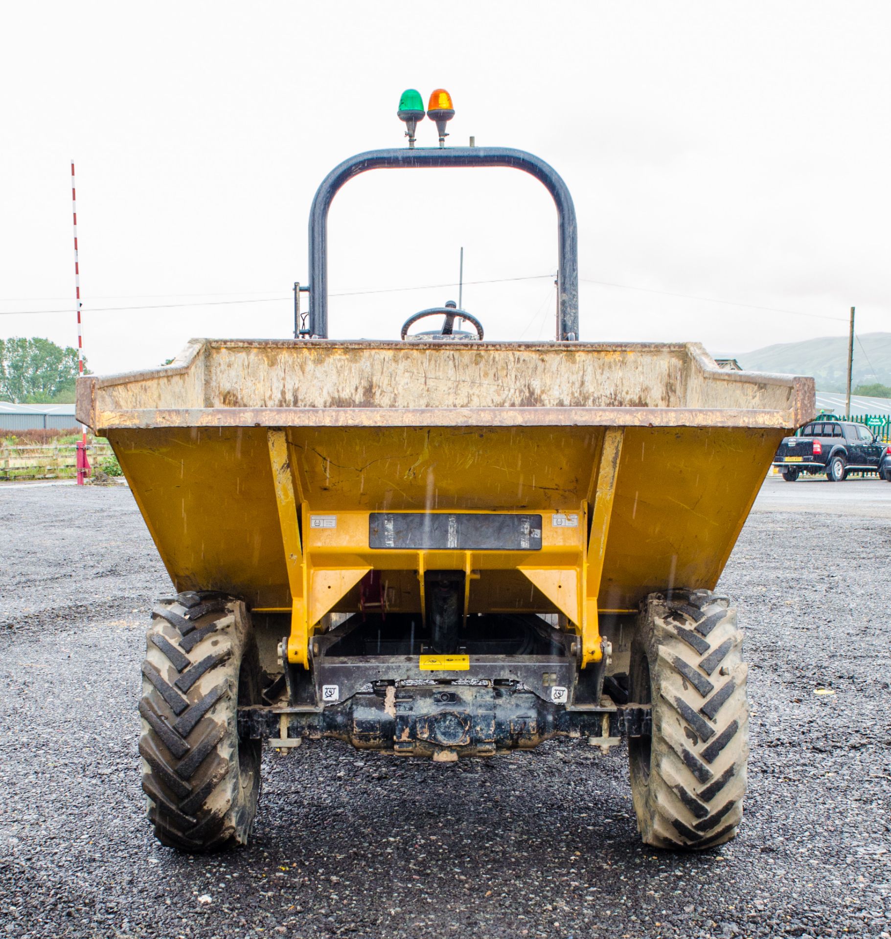 Mecalac TA3 3 tonne straight skip dumper Year: 2018 S/N: EJ2PA4267 Recorded Hours: 577 - Image 5 of 18