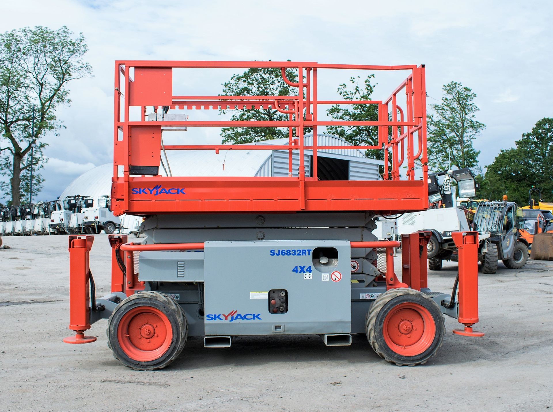 Skyjack SJ6832RT 32 ft 4WD diesel driven scissor lift Year: S/N: Recorded Hours: 2708 RP - Image 7 of 15