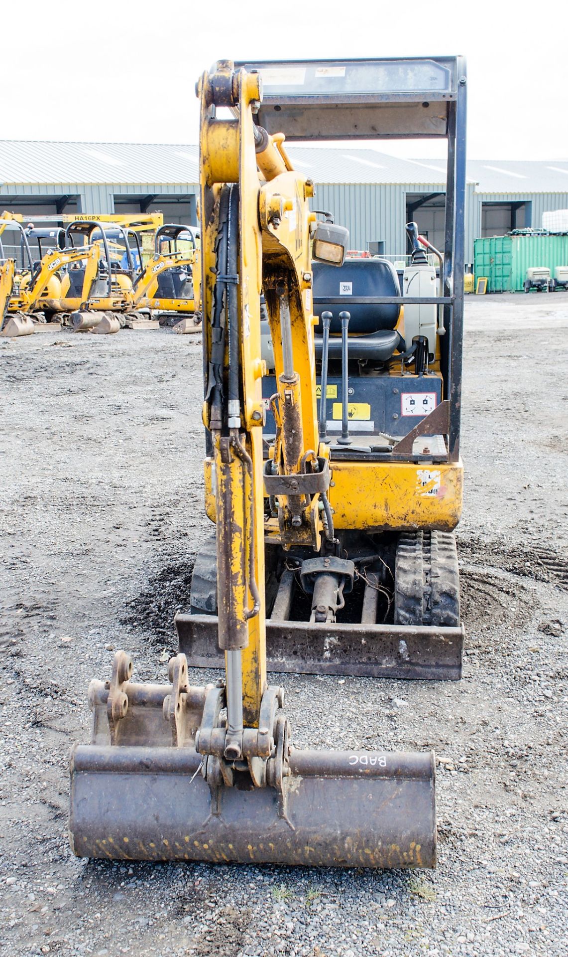 JCB 8014 1.5 tonne rubber tracked mini excavator Year: 2004 S/N: E1021487 Recorded Hours: 4165 blade - Image 5 of 20