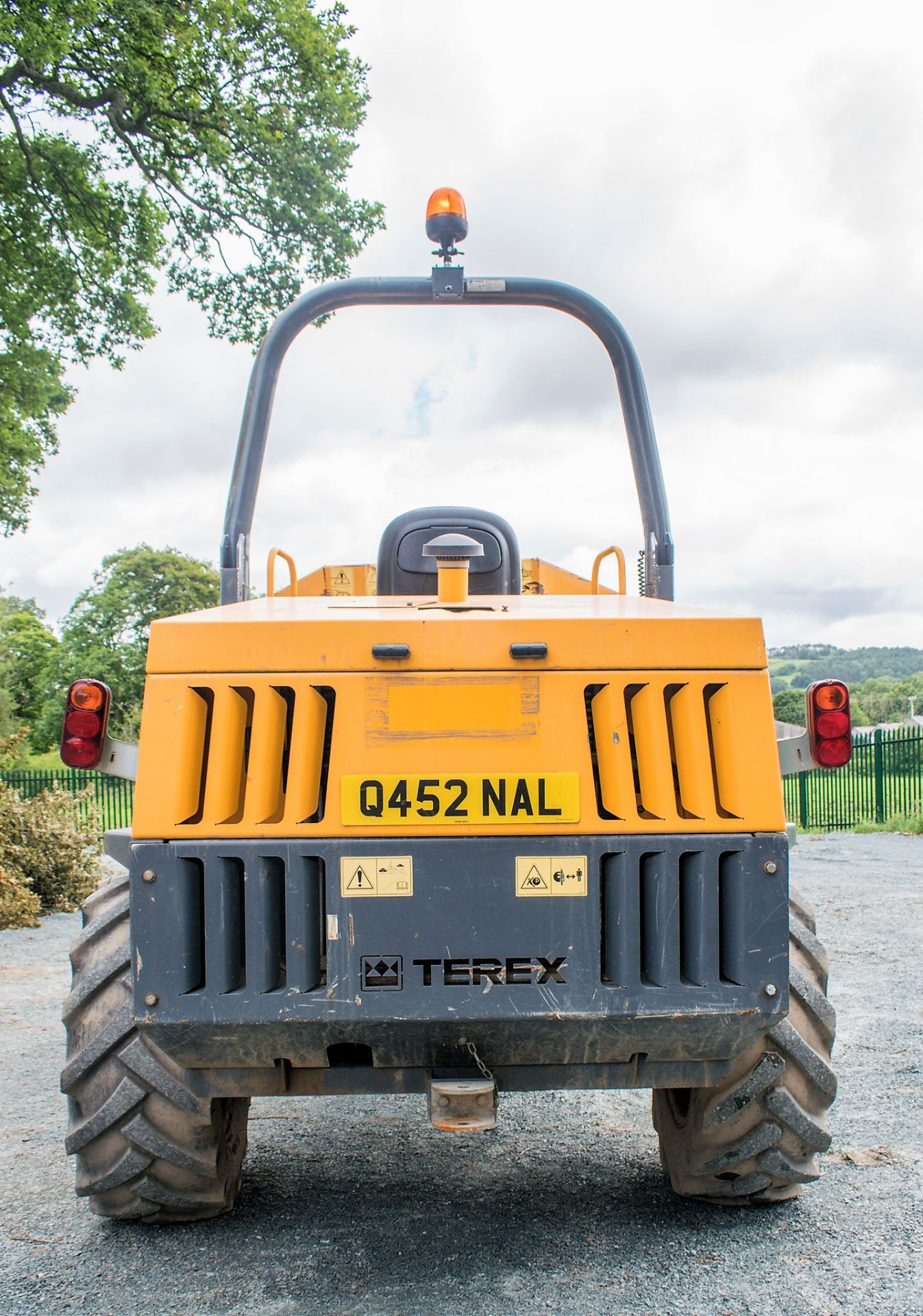 Terex 6 tonne swivel skip dumper Reg: Q452 NAL  c/w V5 Road Reg Certificate Year: 2014 S/N: - Image 6 of 20