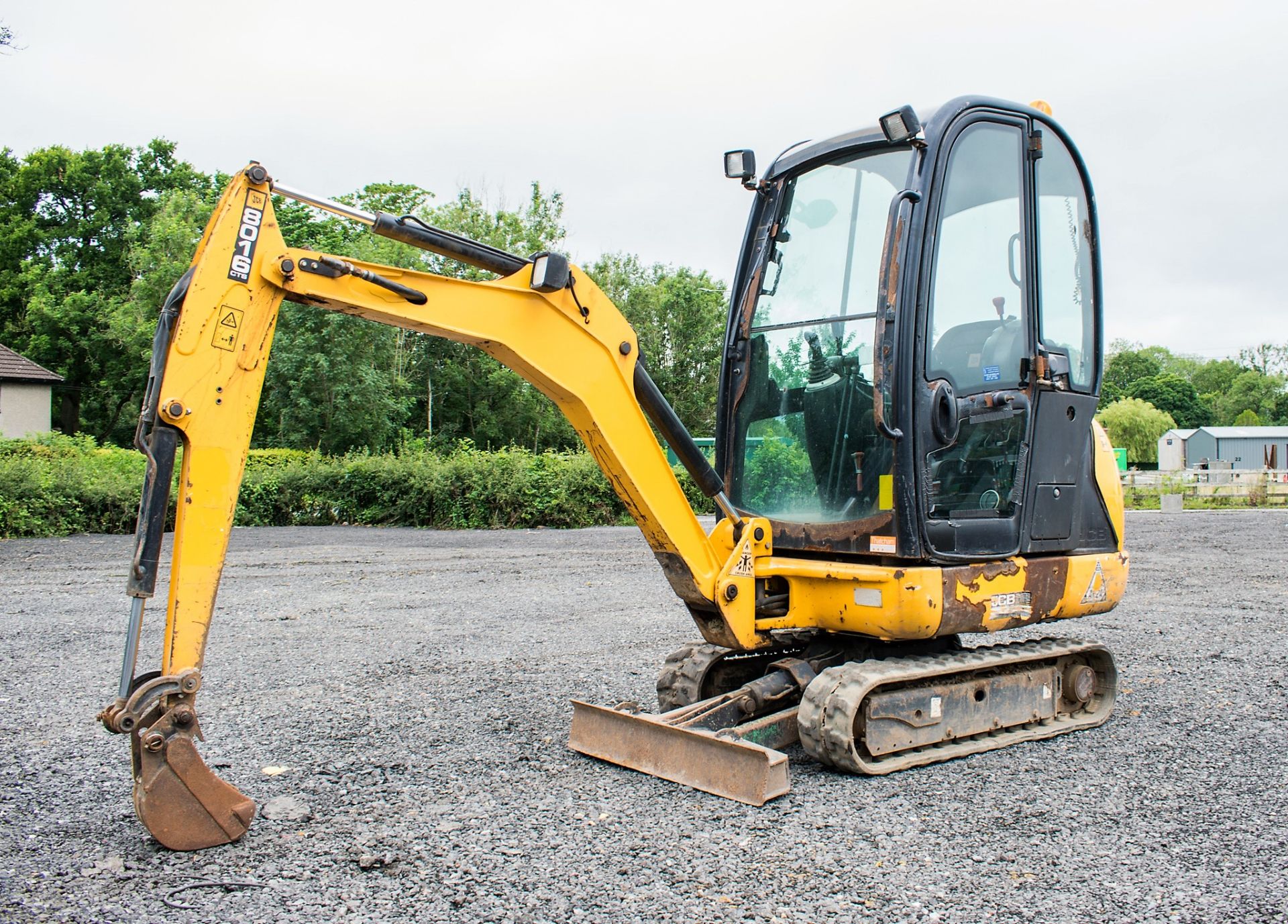 JCB 8016 CTS 1.5 tonne rubber tracked mini excavator Year: 2014 S/N: 2071572 Recorded Hours: 1974