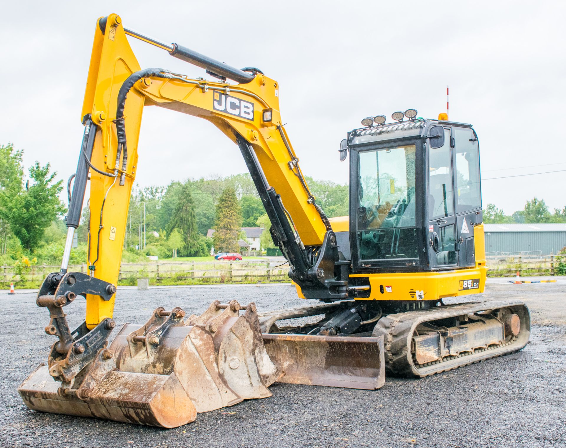 JCB 85 Z-1 8 tonne rubber tracked excavator Year: 2016 S/N:2500941 Recorded Hours: 2776 piped, - Image 2 of 44