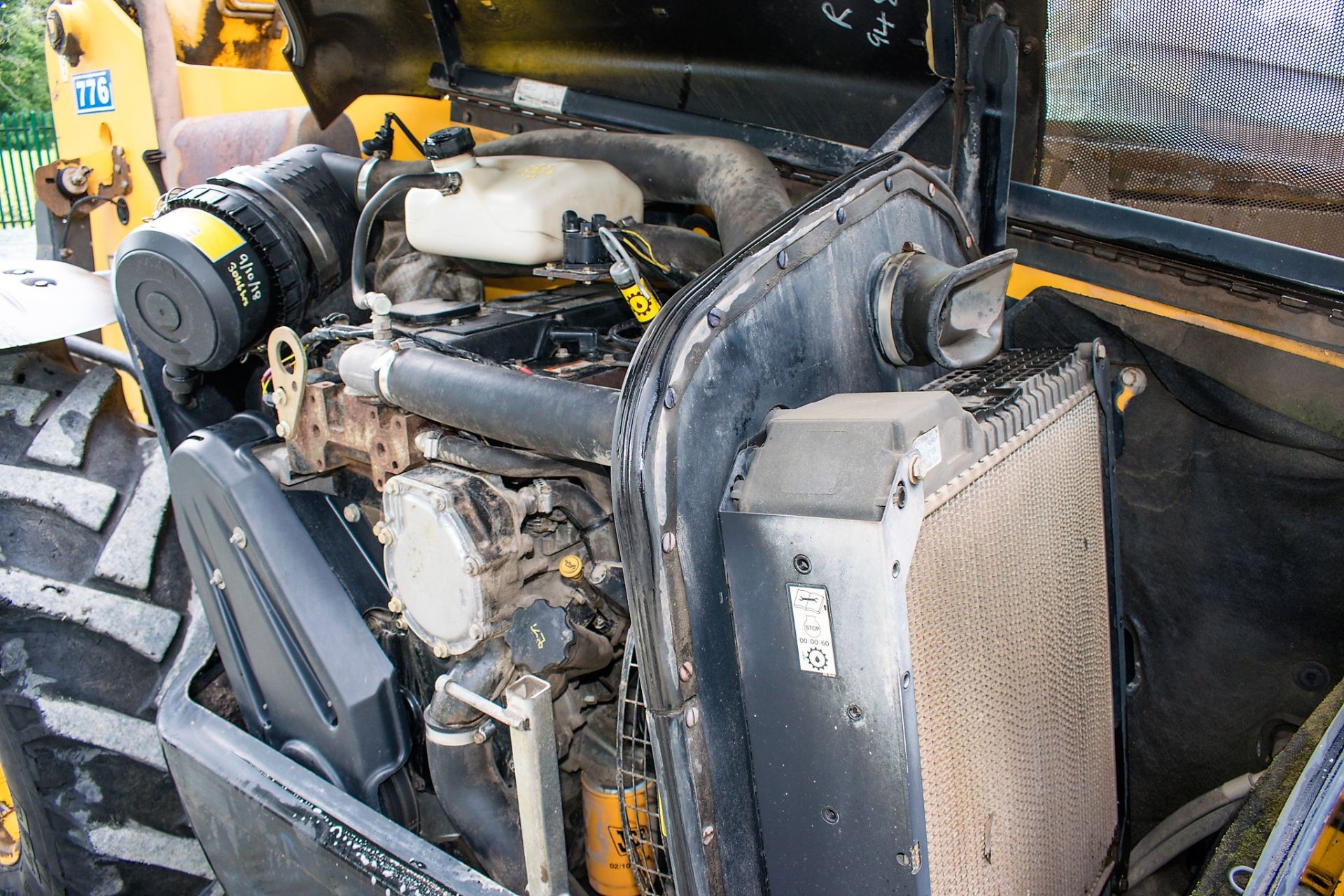 JCB 535-95 9.5 metre telescopic handler Registration Number: CX04 FME Year: 2004 S/N: 1066079 - Image 17 of 22